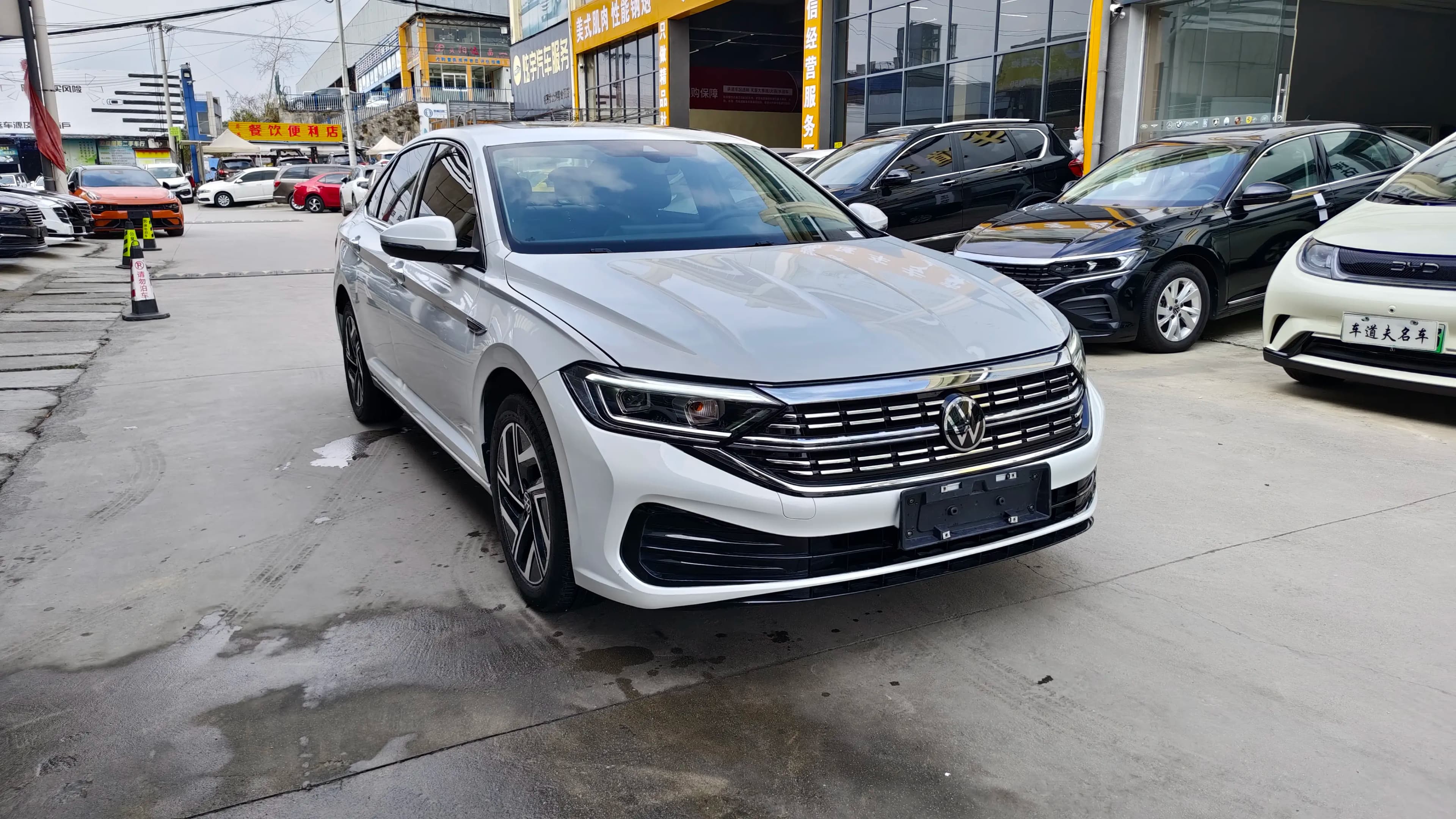 Volkswagen Sagitar 2023 г. 19000 км. — фото 3