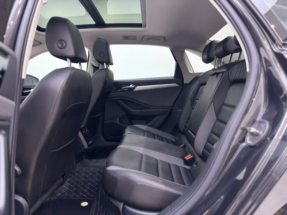 Volkswagen Sagitar 2022 г. 38000 км. — фото 11