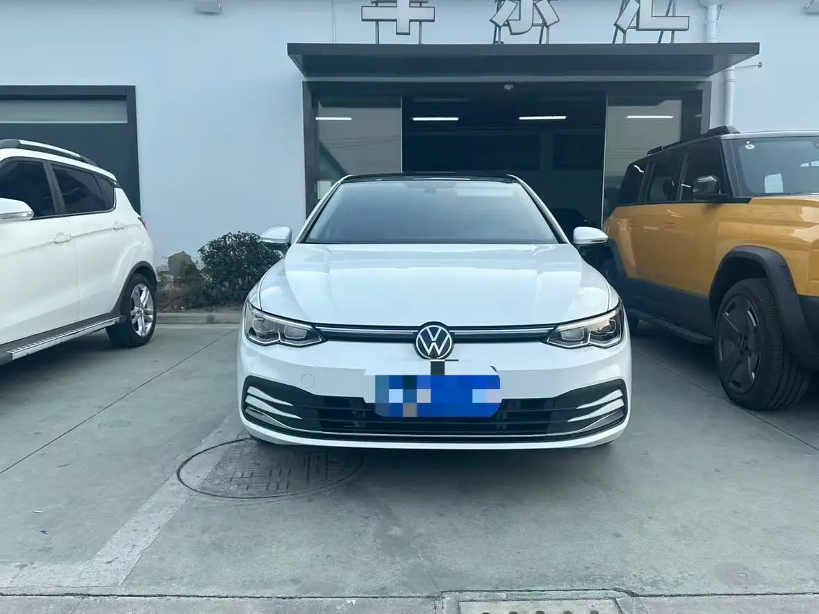 Volkswagen Golf 2023 г. 28000 км. — фото 2