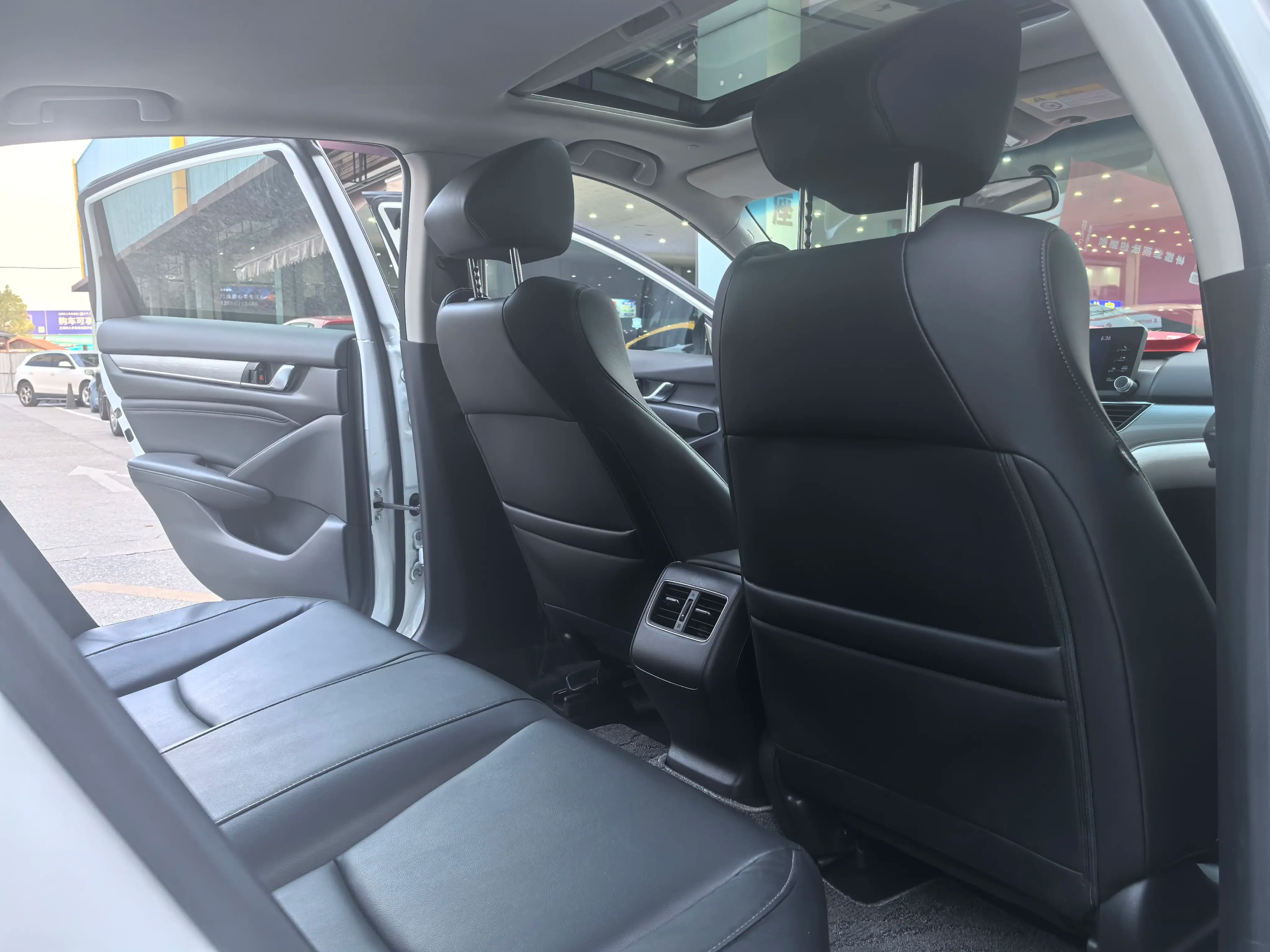 Honda Accord 2021 г. 69302 км. — фото 10