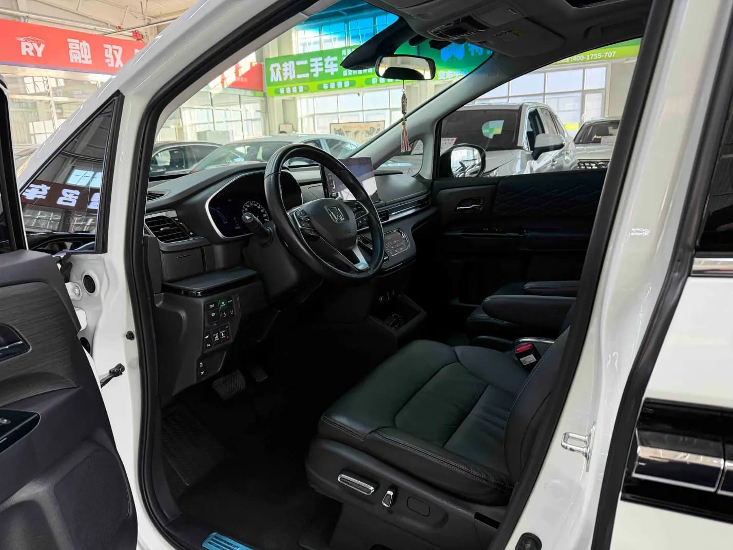 Honda Elysion 2022 г. 50082 км. — фото 18