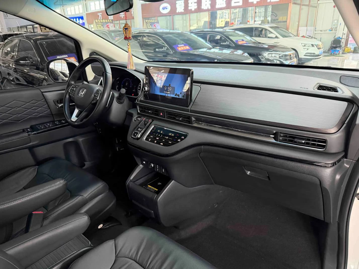 Honda Elysion 2022 г. 50082 км. — фото 10