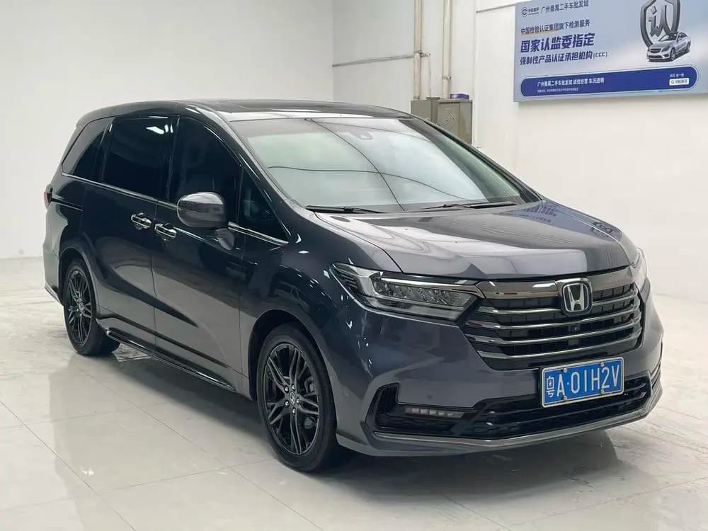 Honda Odyssey 2023 г. 86213 км. — фото 3