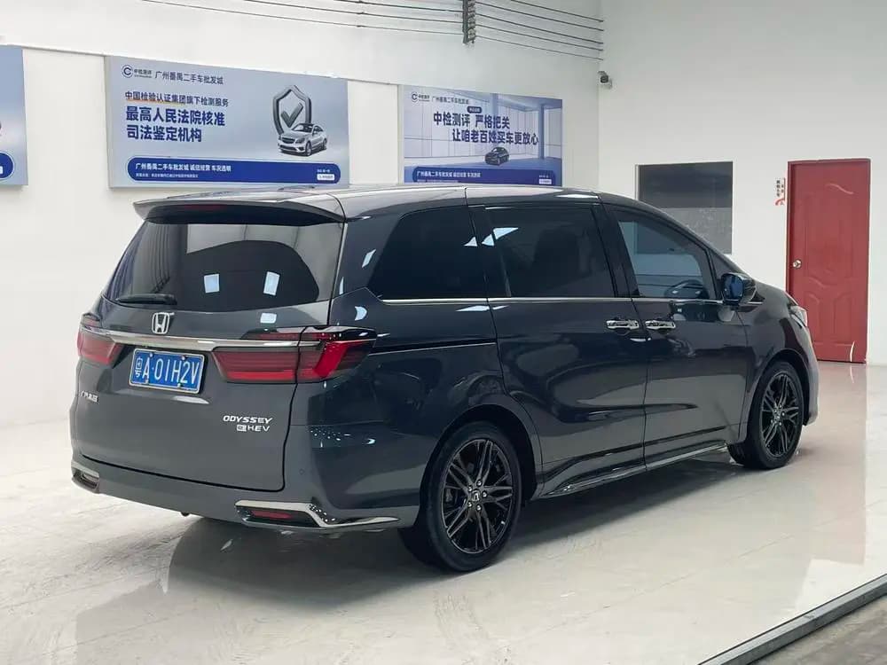 Honda Odyssey 2023 г. 86213 км. — фото 6