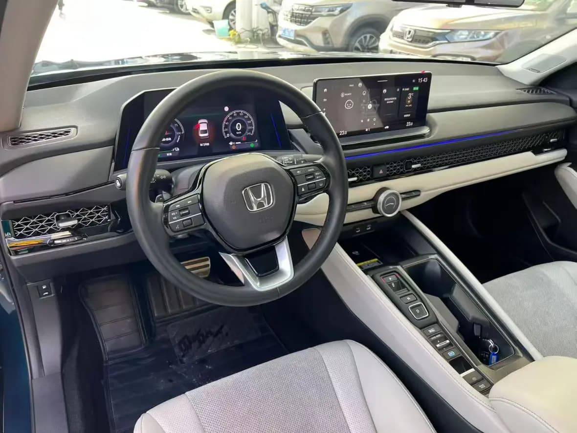 Honda Accord PHEV 2023 г. 17005 км. — фото 6