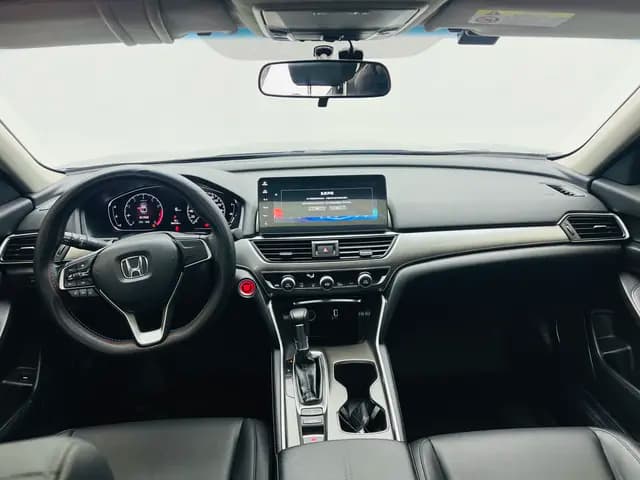 Honda Accord 2022 г. 46808 км. — фото 12