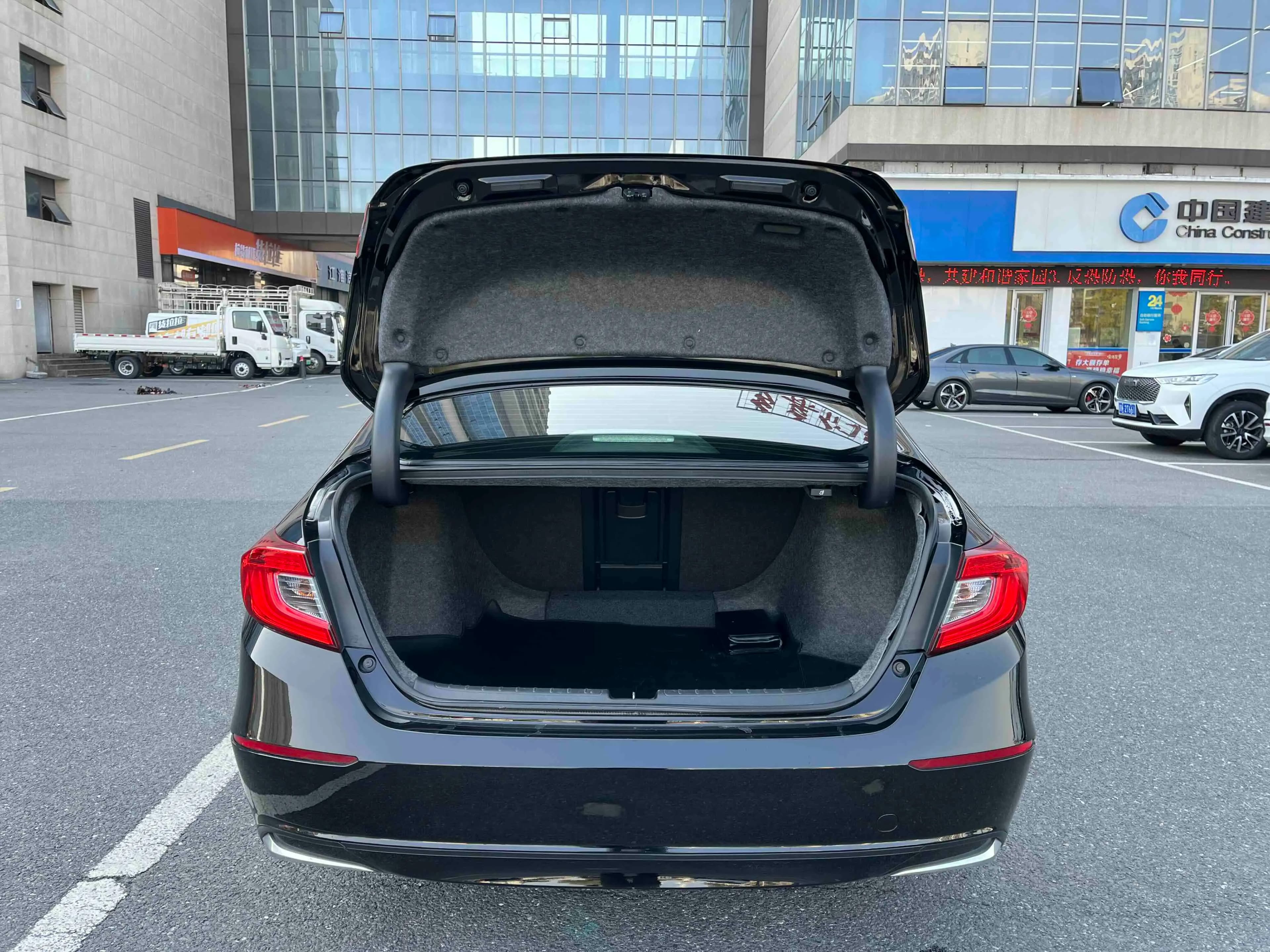 Honda Accord 2021 г. 82011 км. — фото 8
