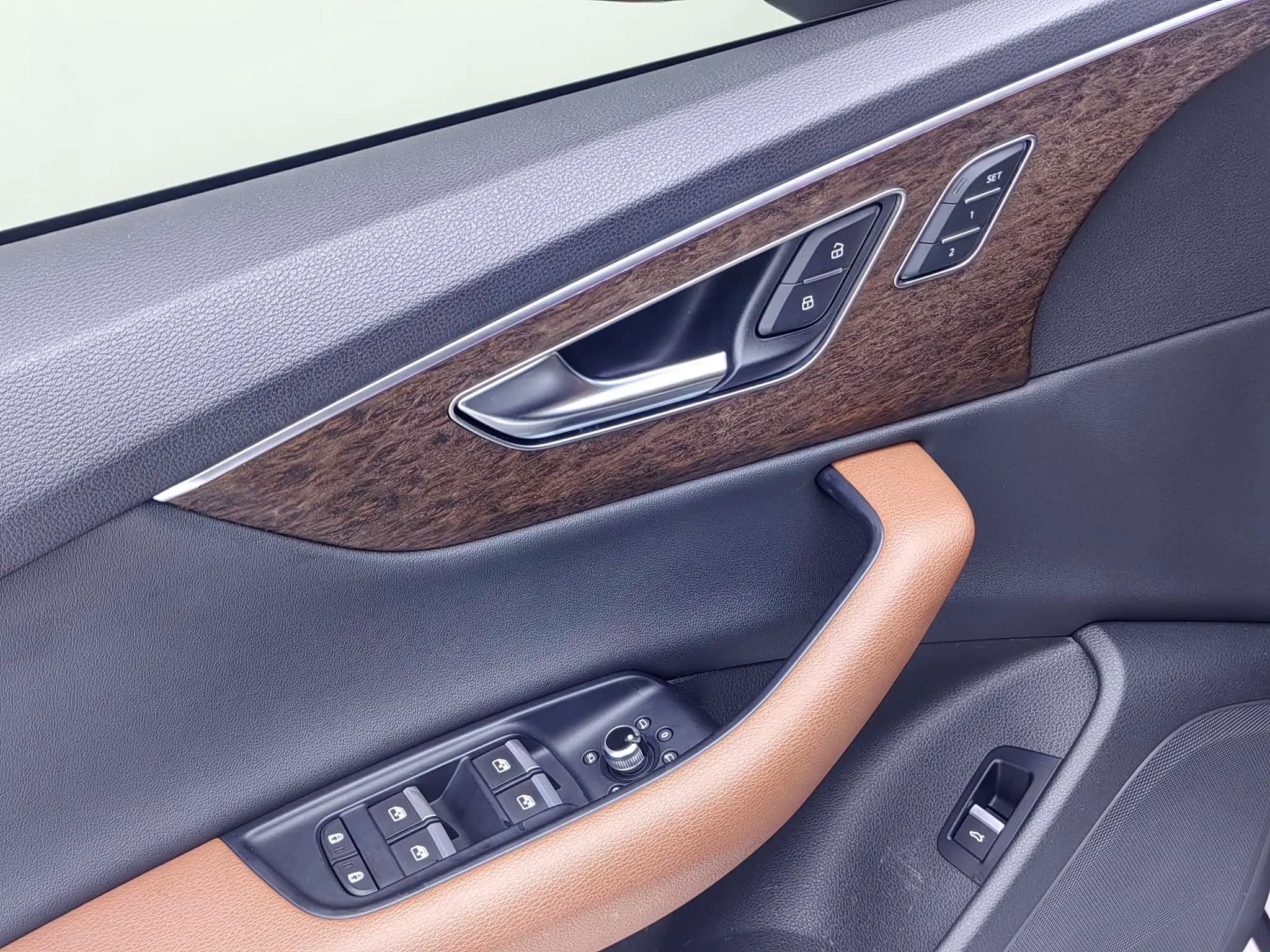 Audi Q7 2021 г. 64228 км. — фото 13