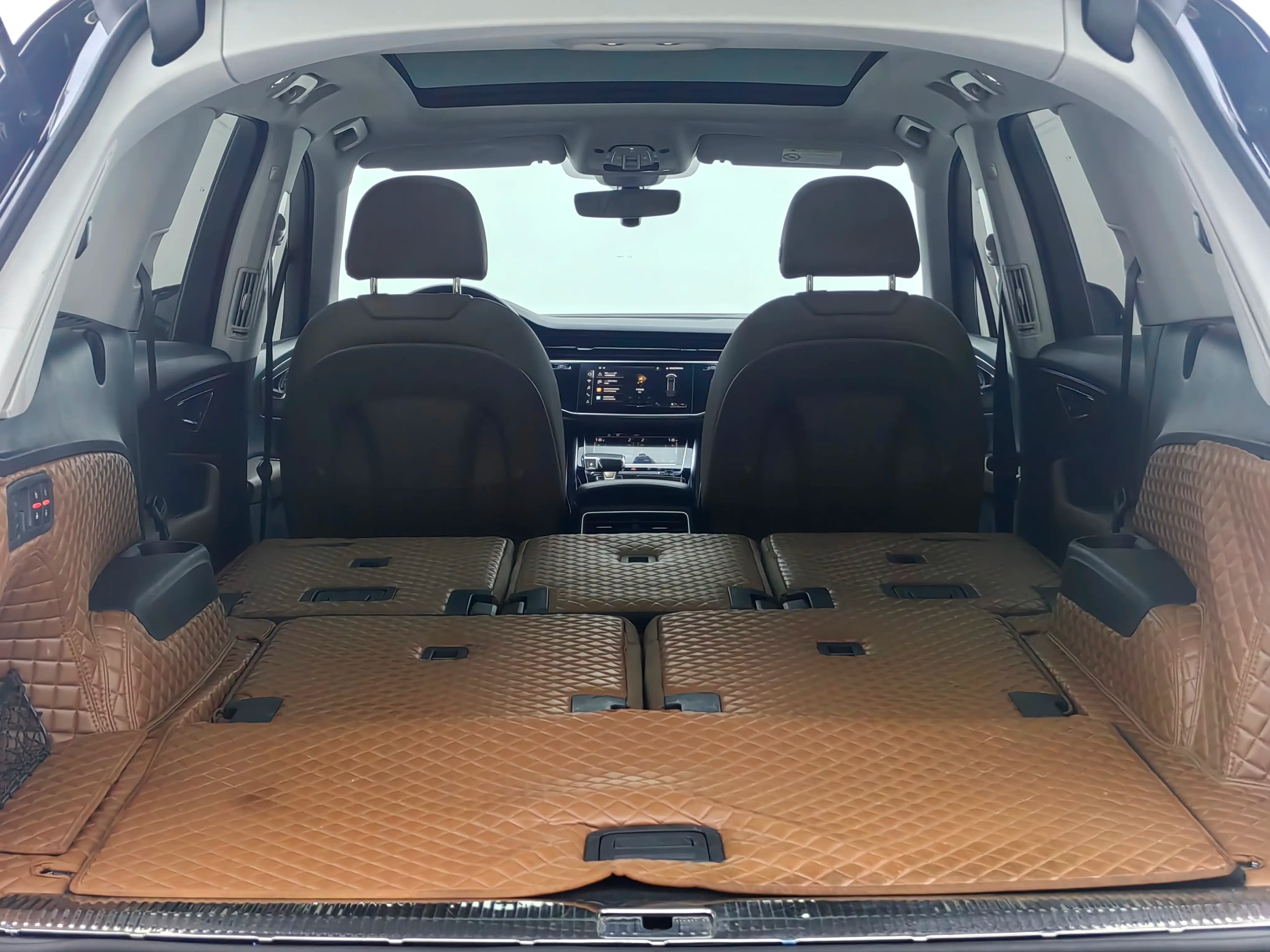 Audi Q7 2021 г. 64228 км. — фото 14
