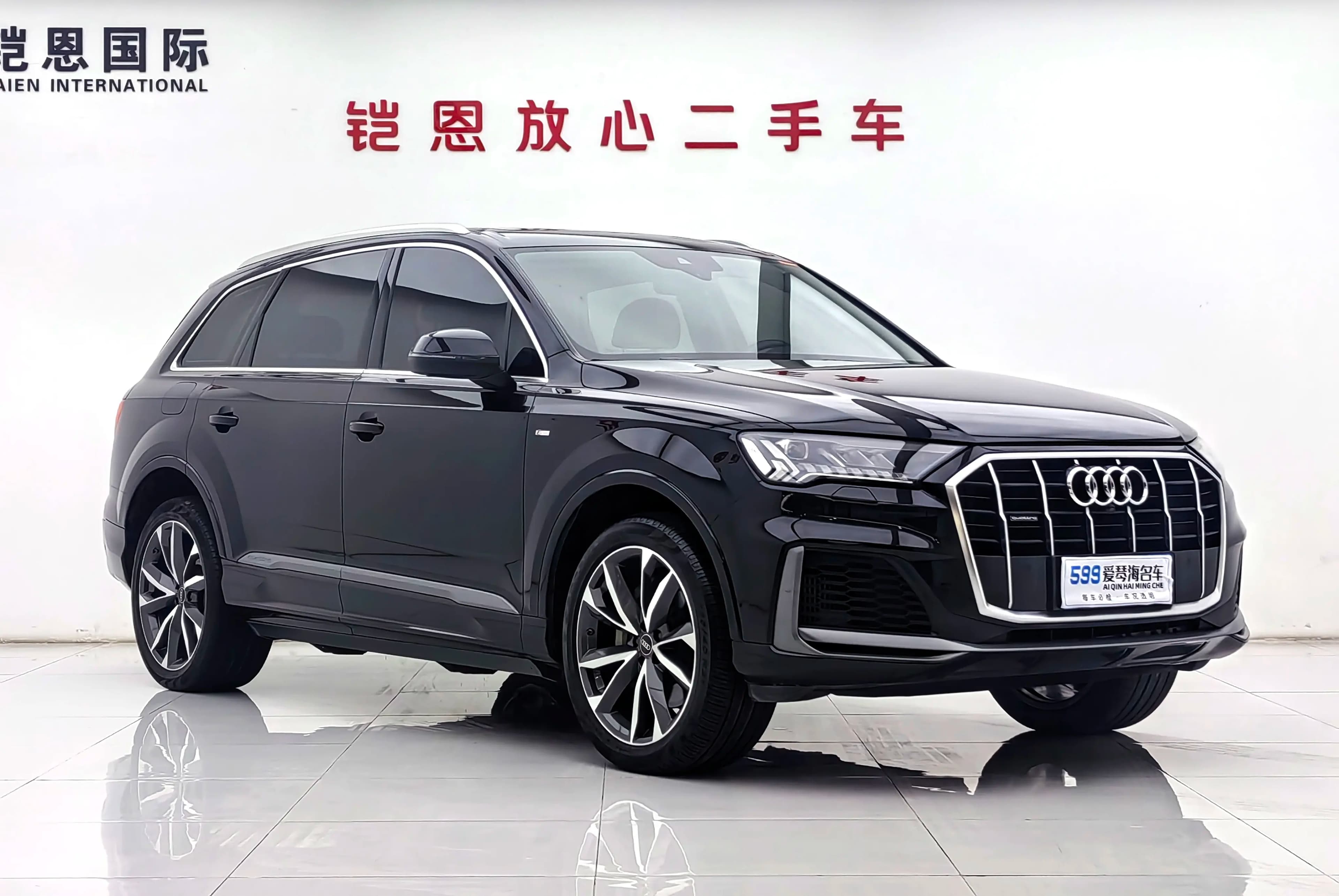 Audi Q7 2021 г. 64228 км. — фото 3