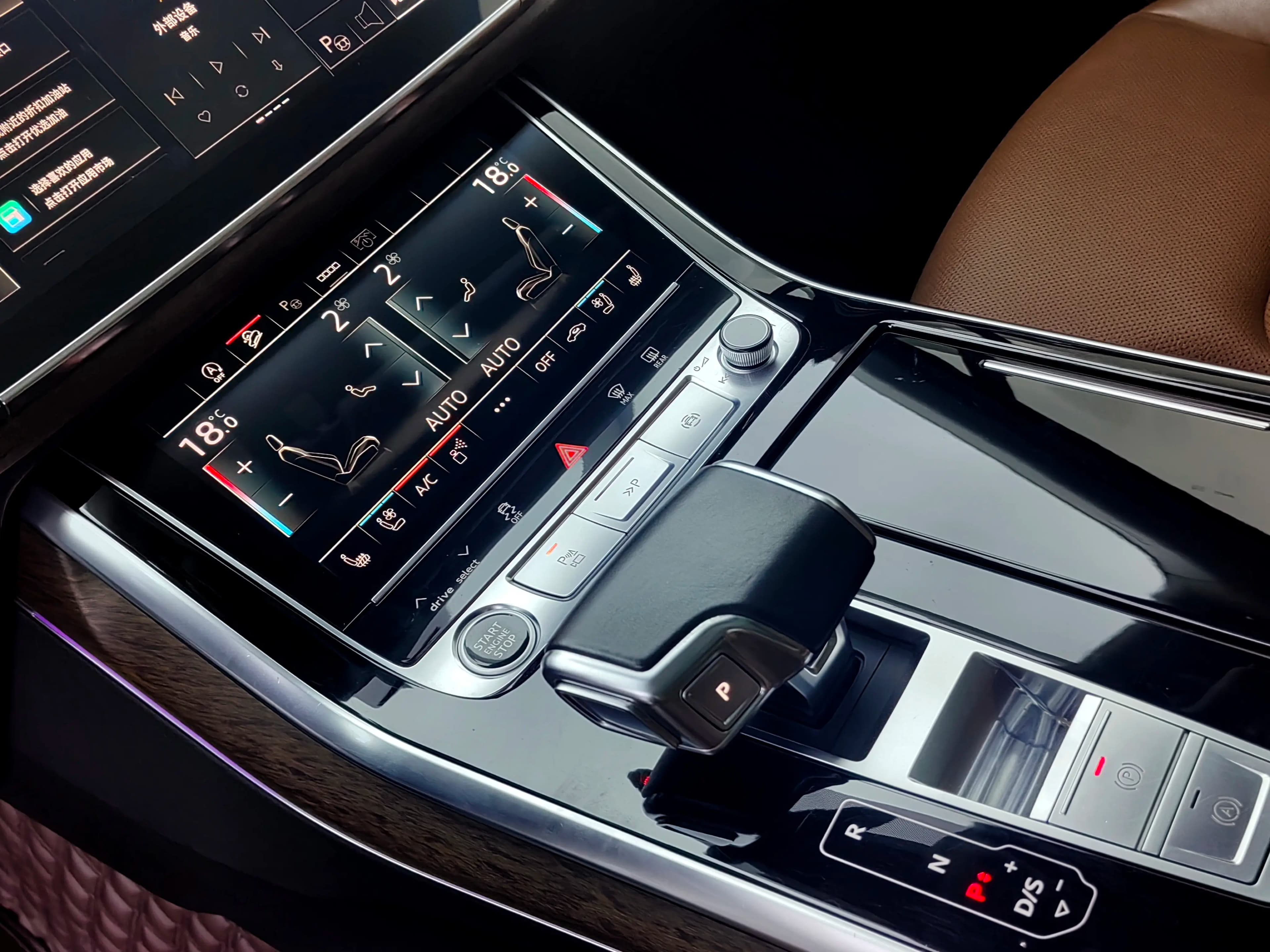 Audi Q7 2021 г. 64228 км. — фото 9
