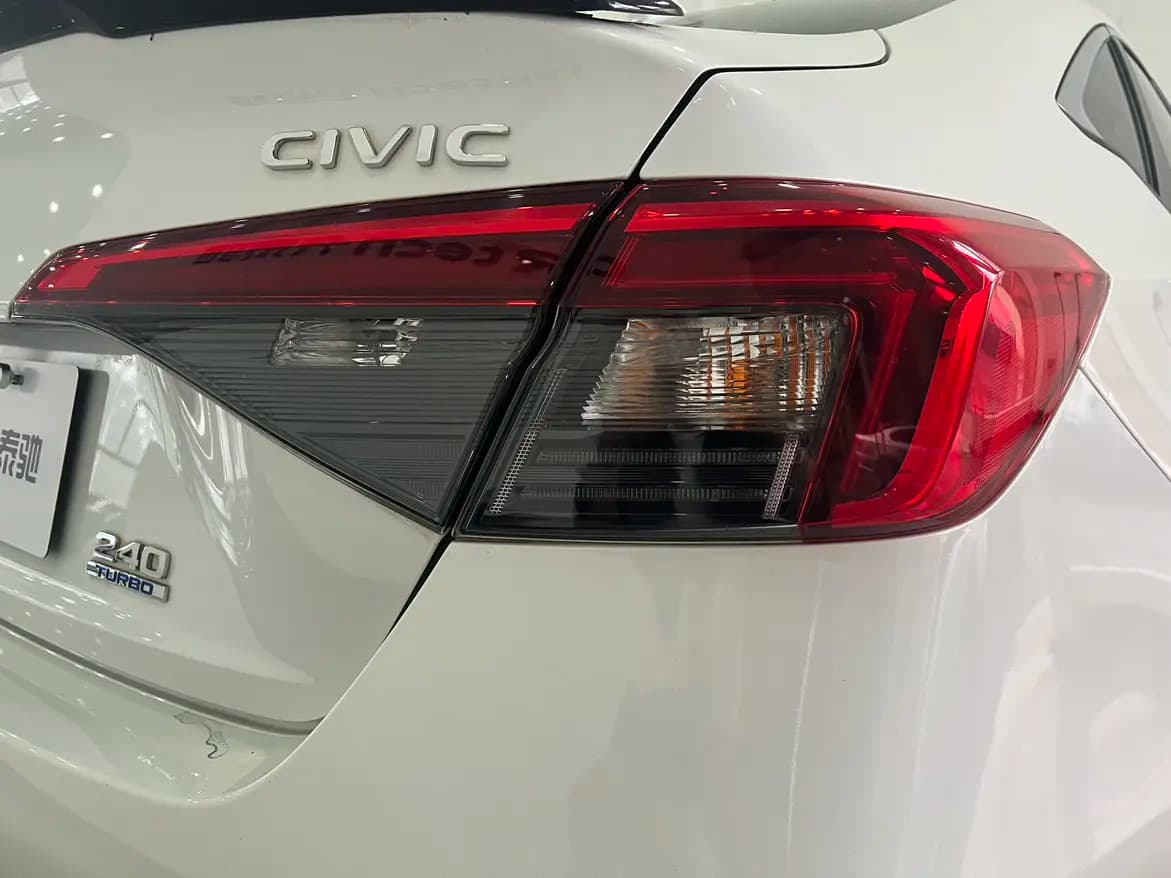 Honda Civic 2022 г. 49051 км. — фото 6