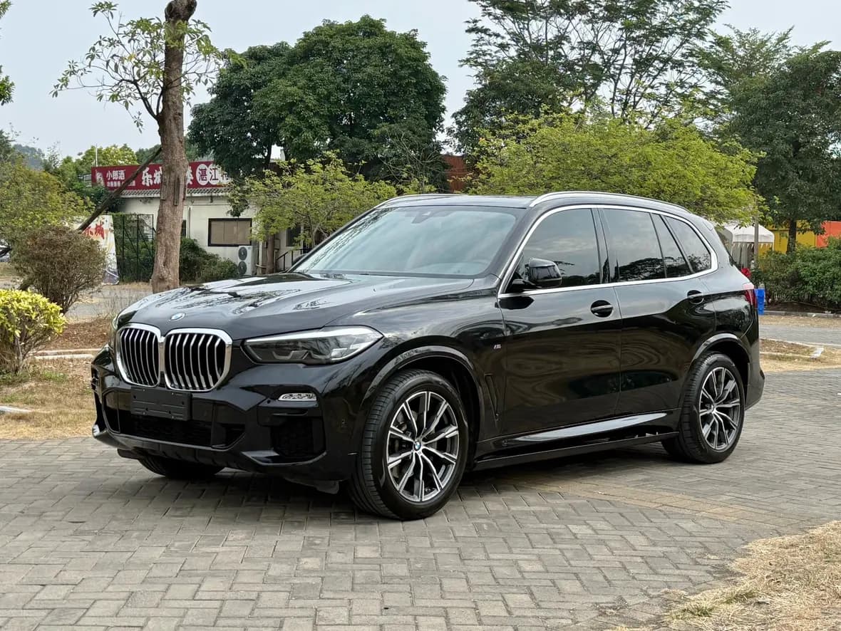 BMW X5 2021 г. 100881 км.