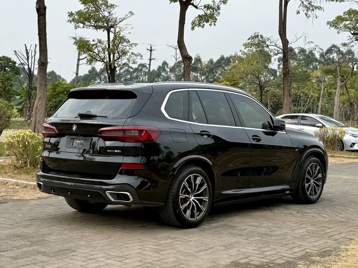 BMW X5 2021 г. 100881 км. — фото 6