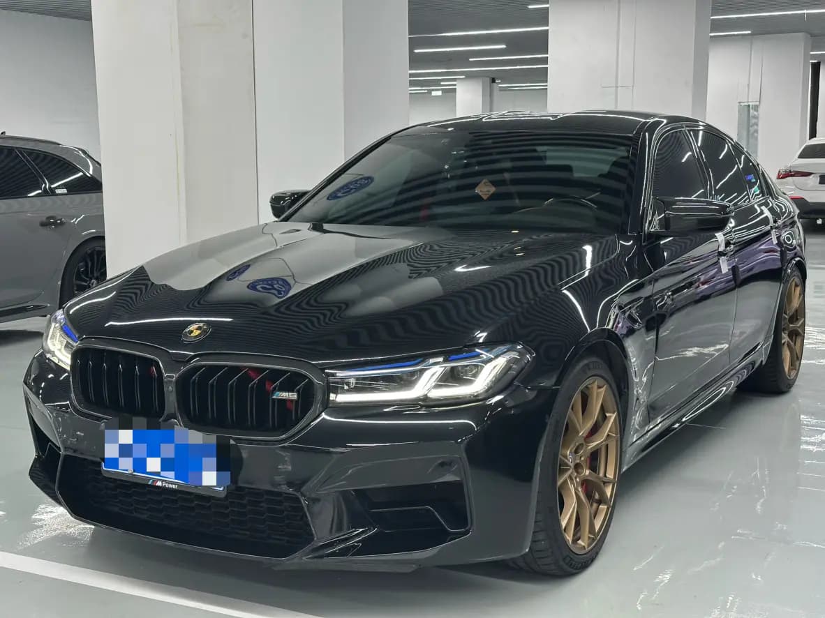 BMW M5 2023 г. 67105 км.