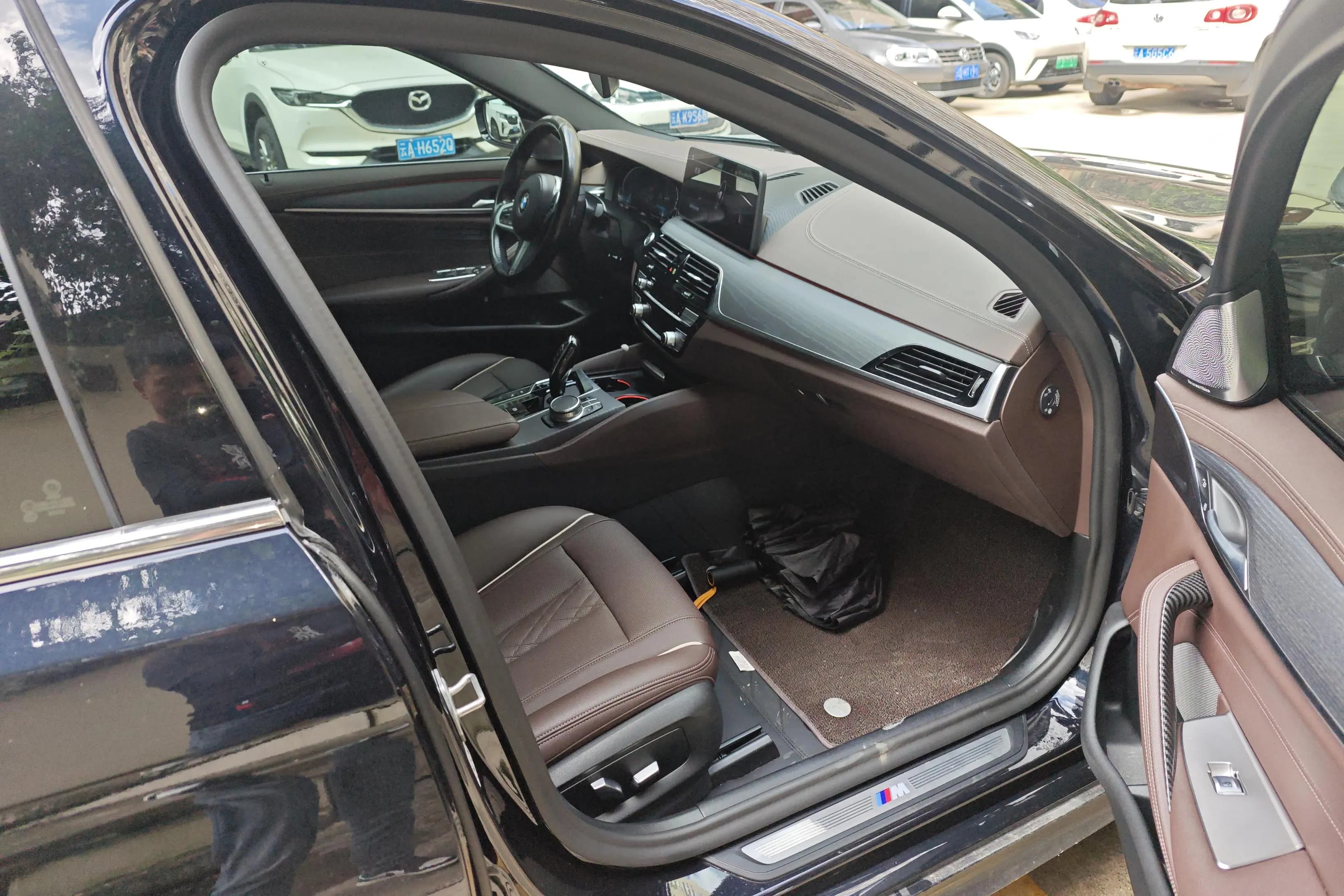 BMW 5 Series PHEV 2021 г. 54800 км. — фото 11