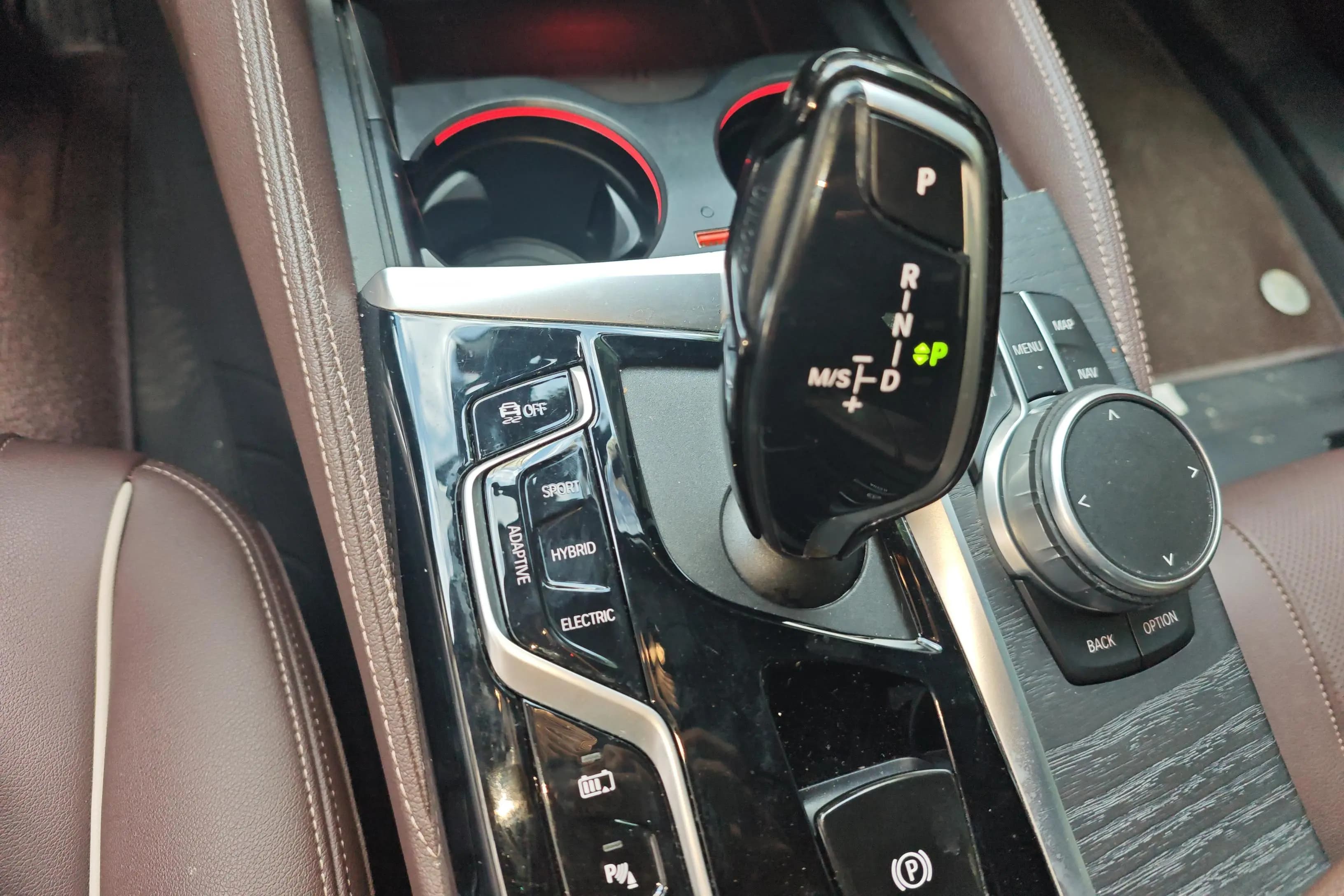 BMW 5 Series PHEV 2021 г. 54800 км. — фото 15