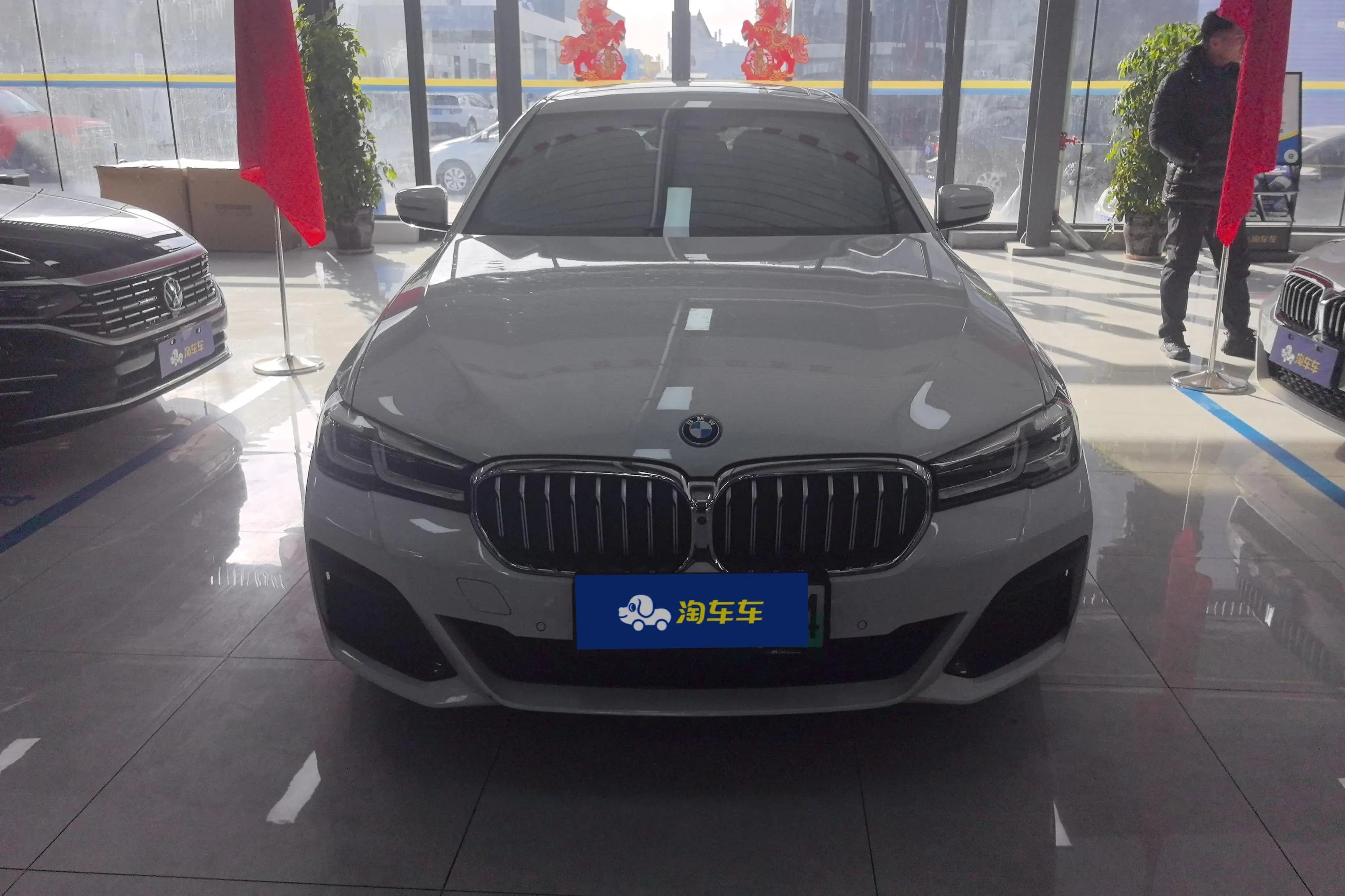 BMW 5 Series PHEV 2022 г. 82202 км. — фото 2