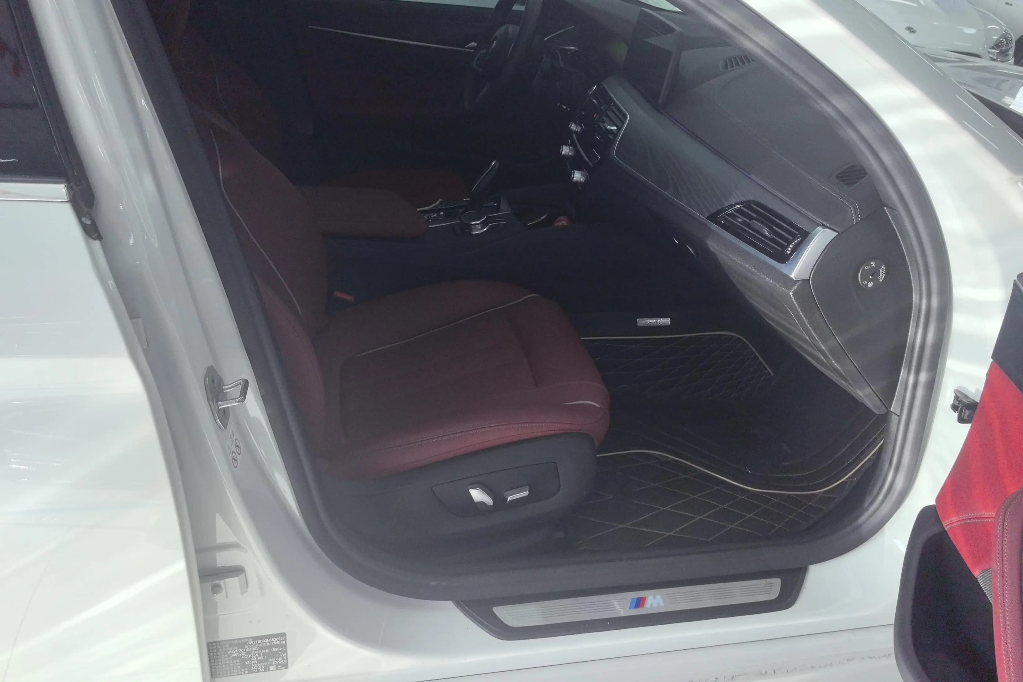BMW 5 Series PHEV 2022 г. 82202 км. — фото 8