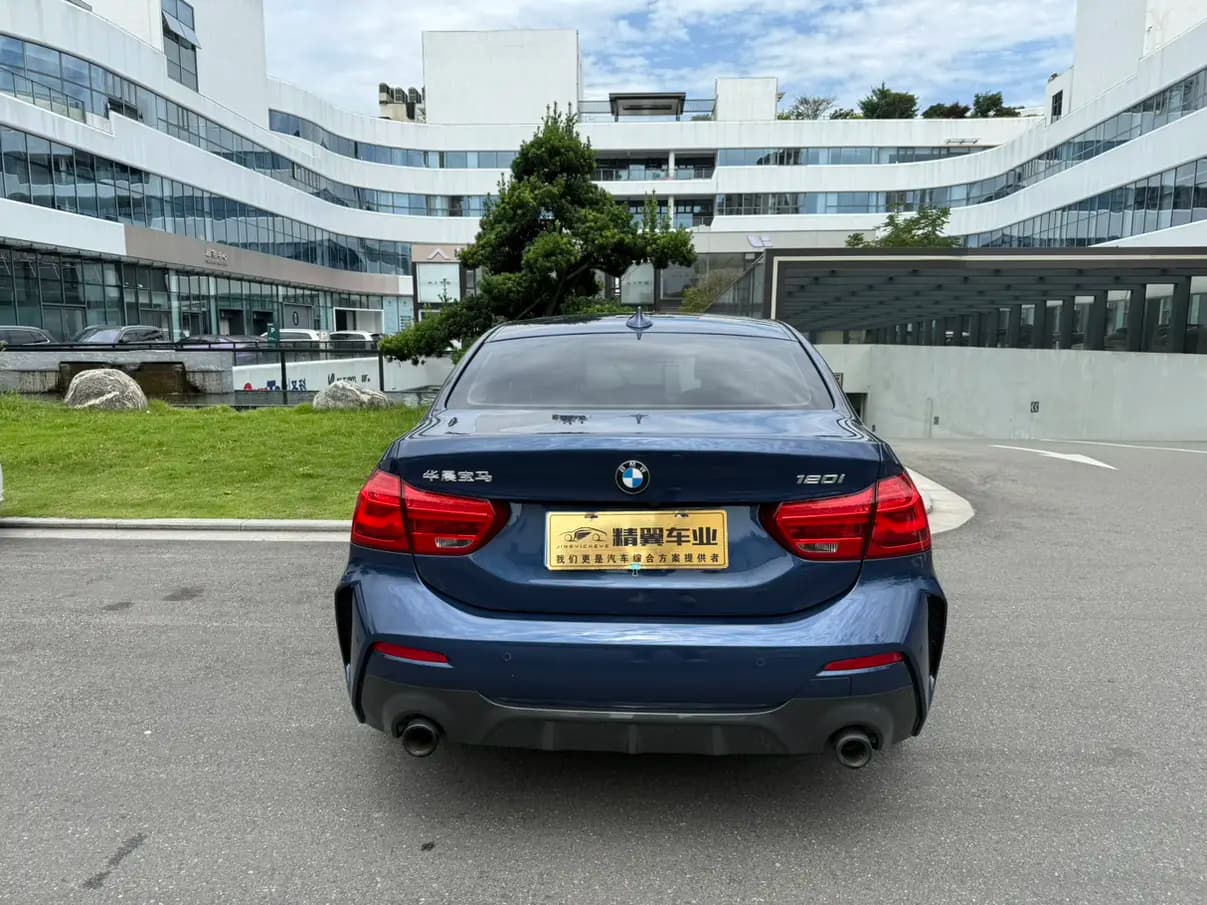 BMW 1 Series 2021 г. 82095 км. — фото 4
