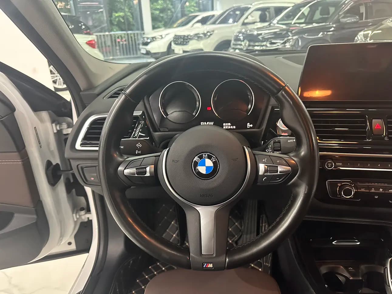 BMW 1 Series 2023 г. 57000 км. — фото 10