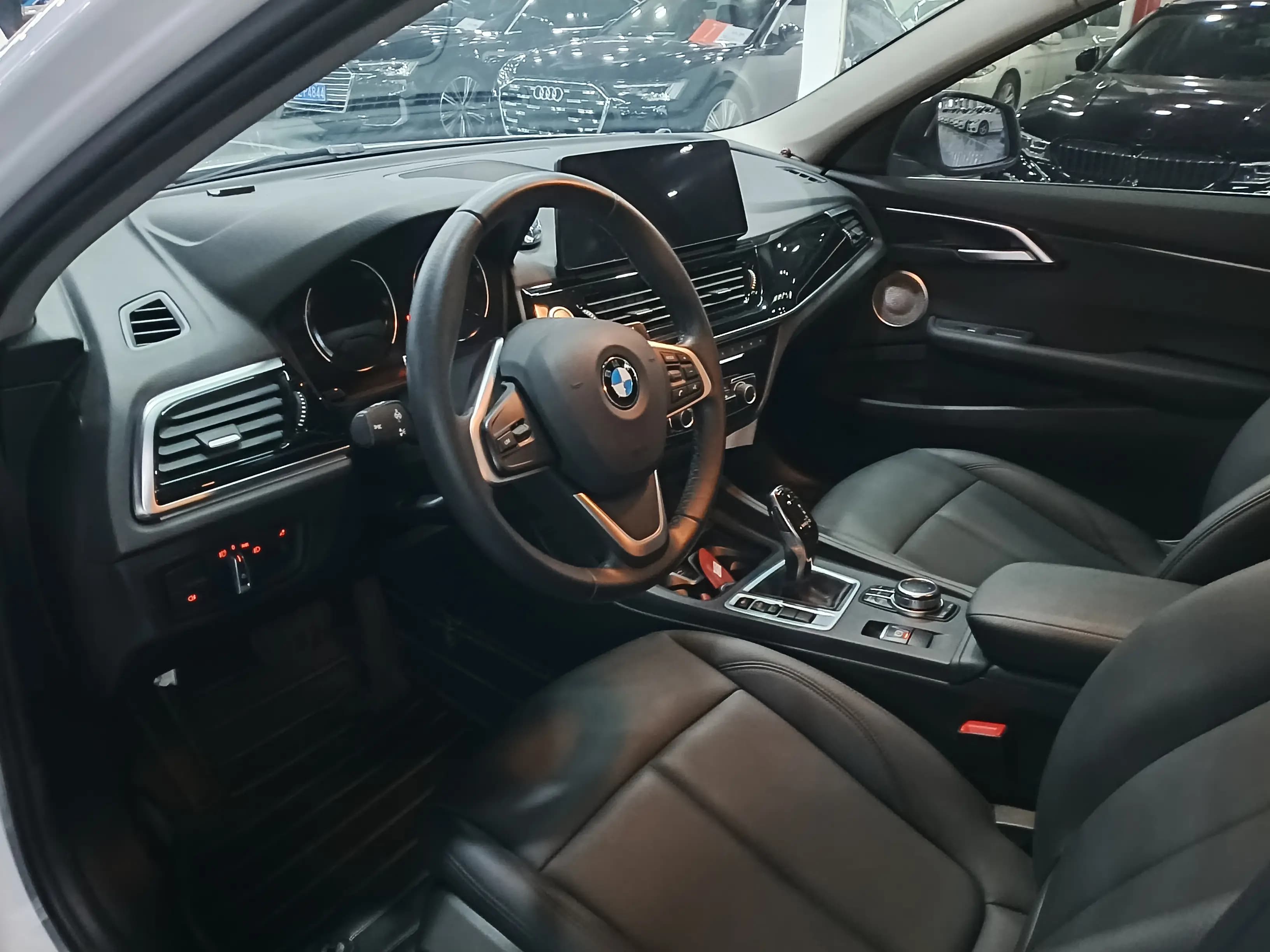 BMW 1 Series 2023 г. 40007 км. — фото 16