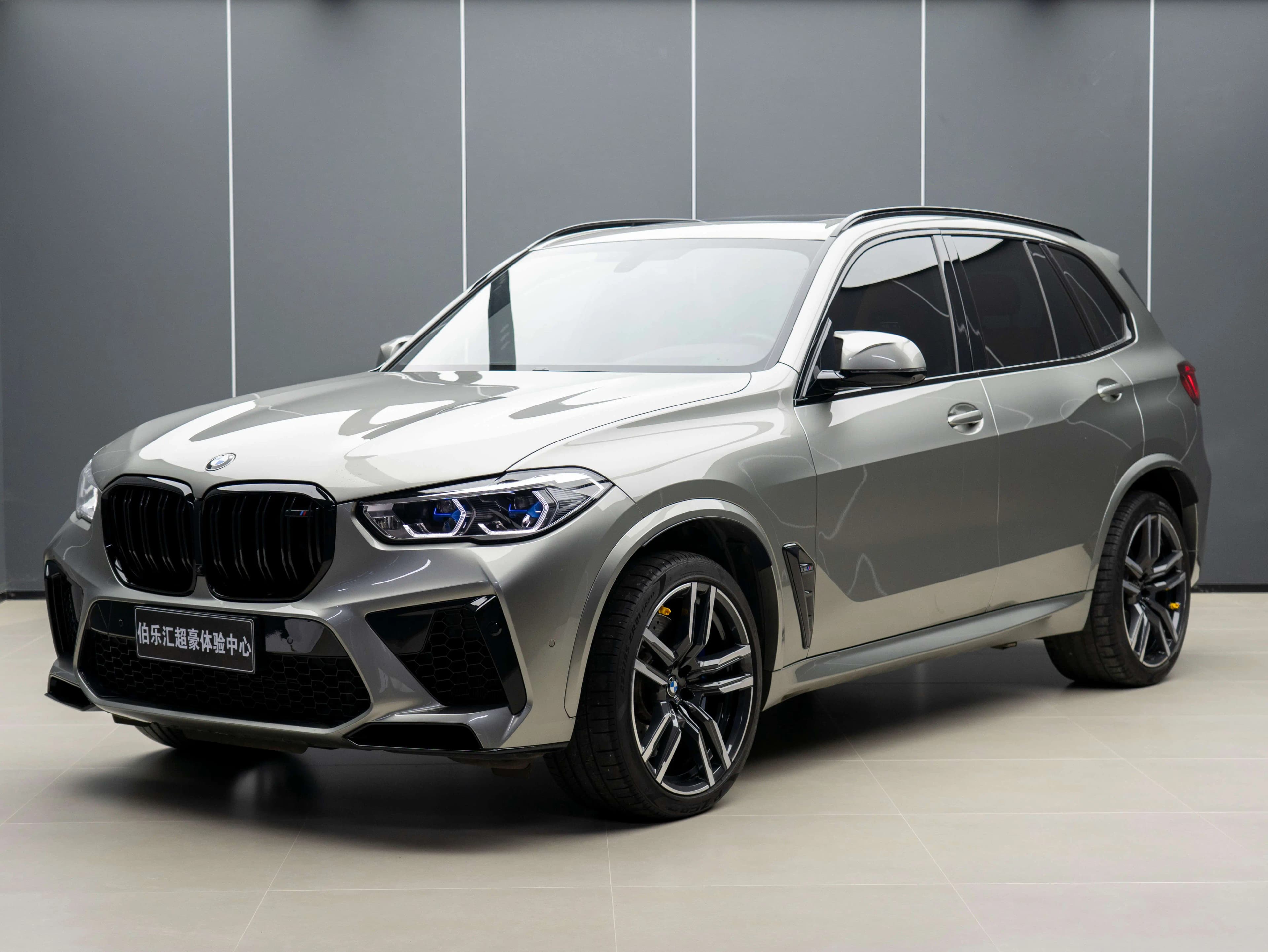 BMW X5M 2021 г. 20057 км.