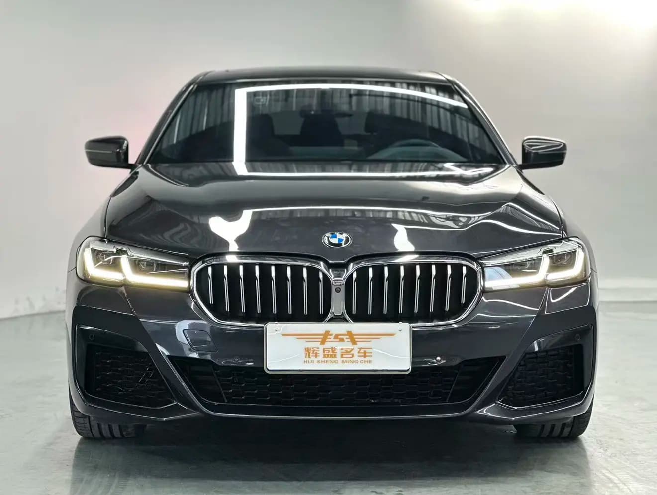 BMW 5 Series 2023 г. 72087 км. — фото 2