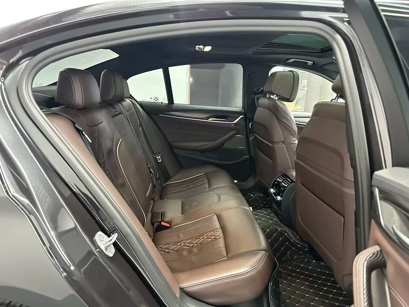 BMW 5 Series 2023 г. 72087 км. — фото 14