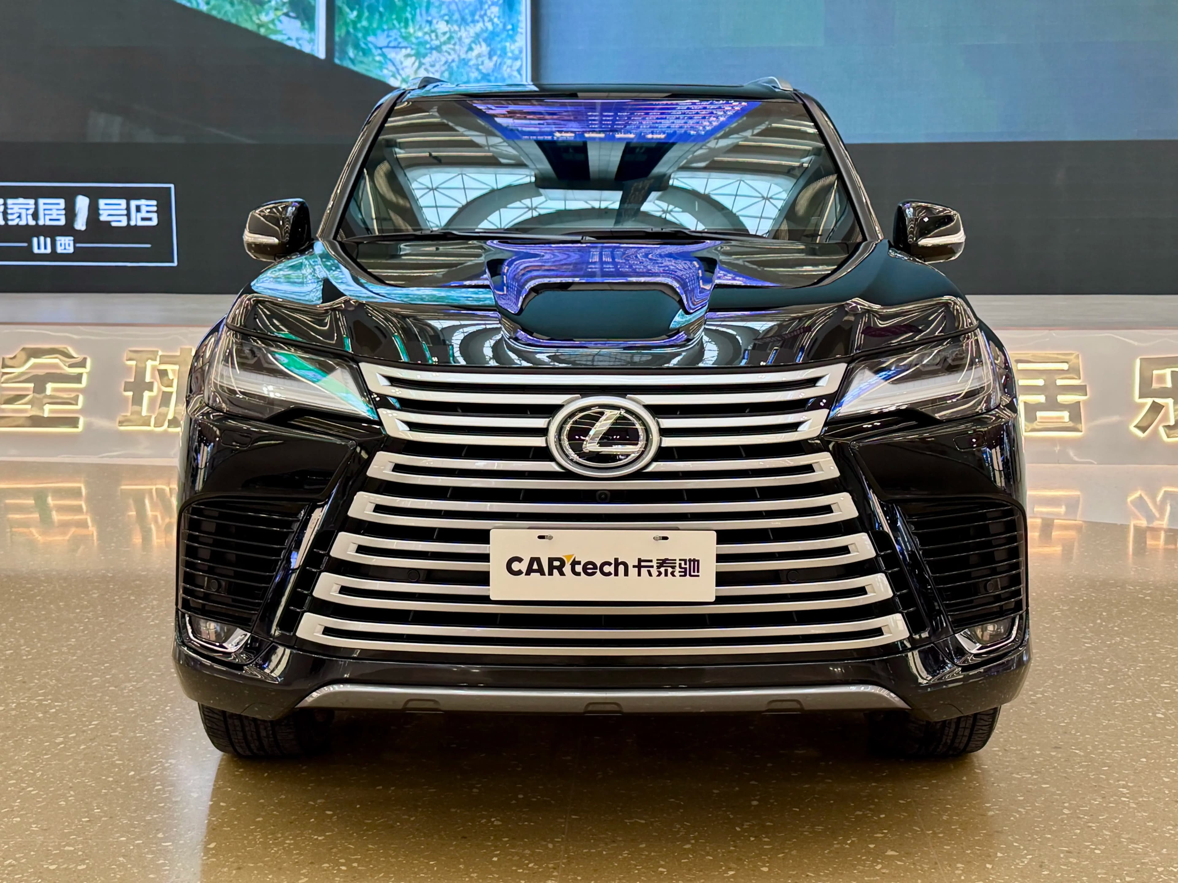 Lexus LX 2023 г. 16766 км. — фото 2
