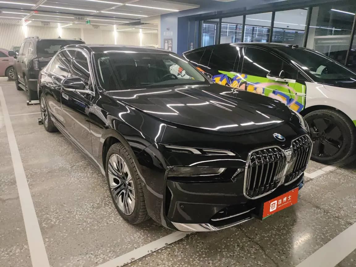 BMW i7 2024 г. 25033 км. — фото 2