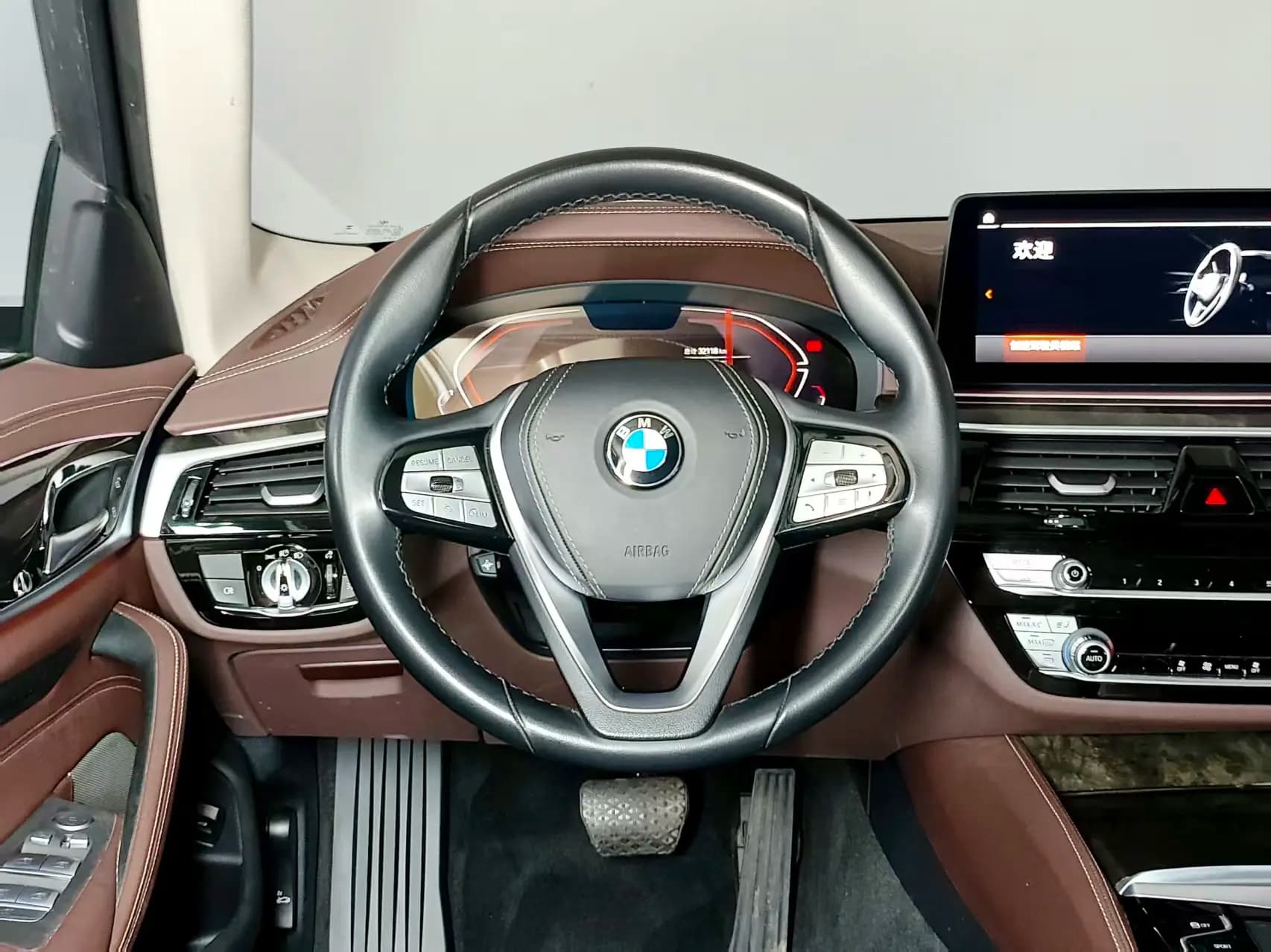 BMW 5 Series 2024 г. 32020 км. — фото 10