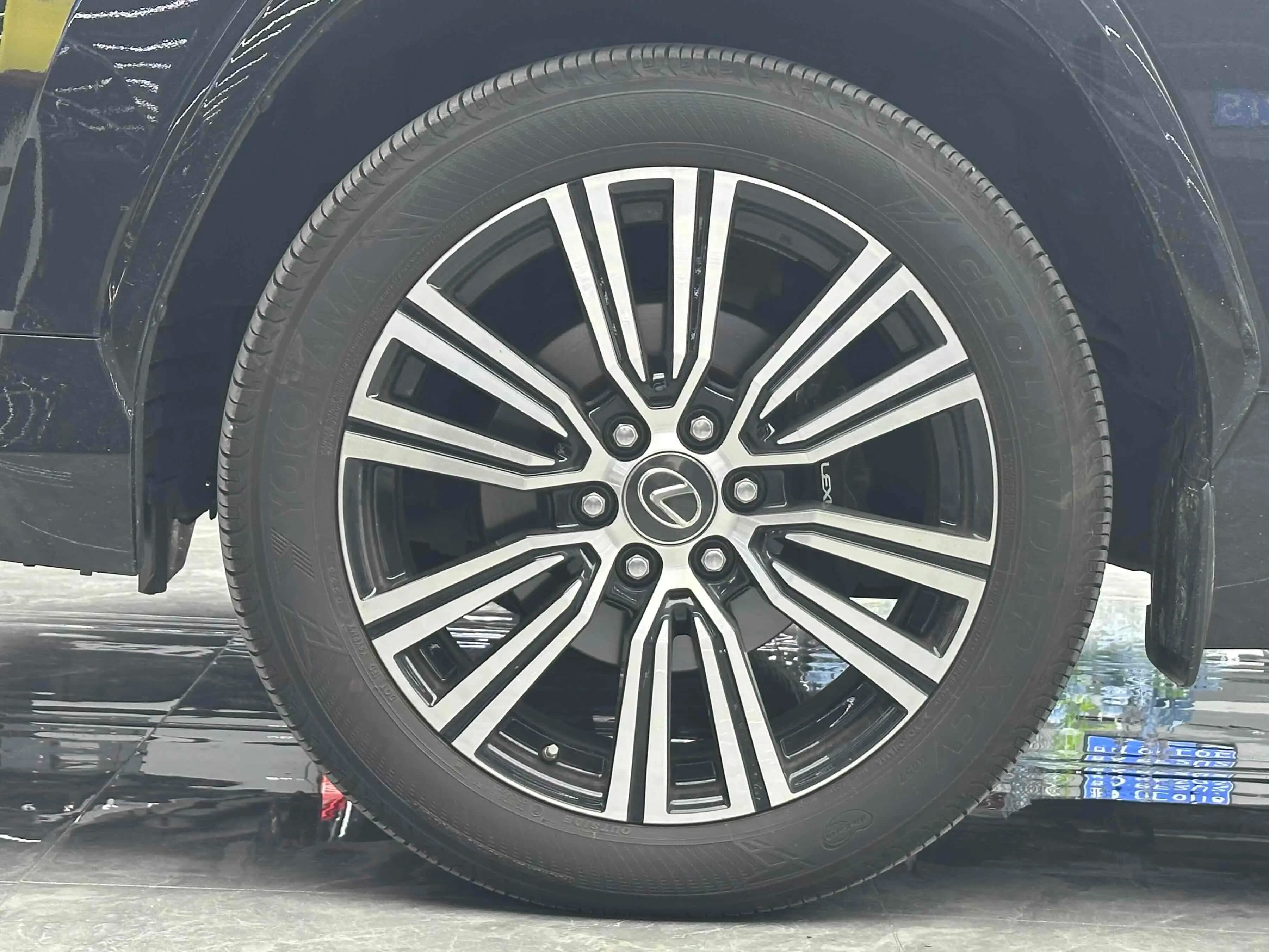 Lexus LX 2024 г. 23867 км. — фото 8