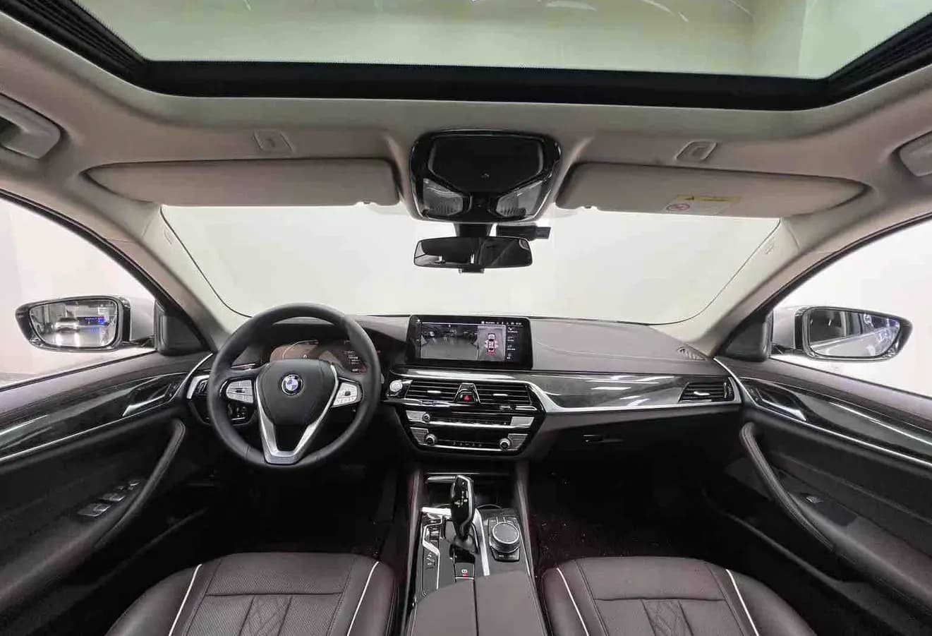 BMW 5 Series 2021 г. 59133 км. — фото 17