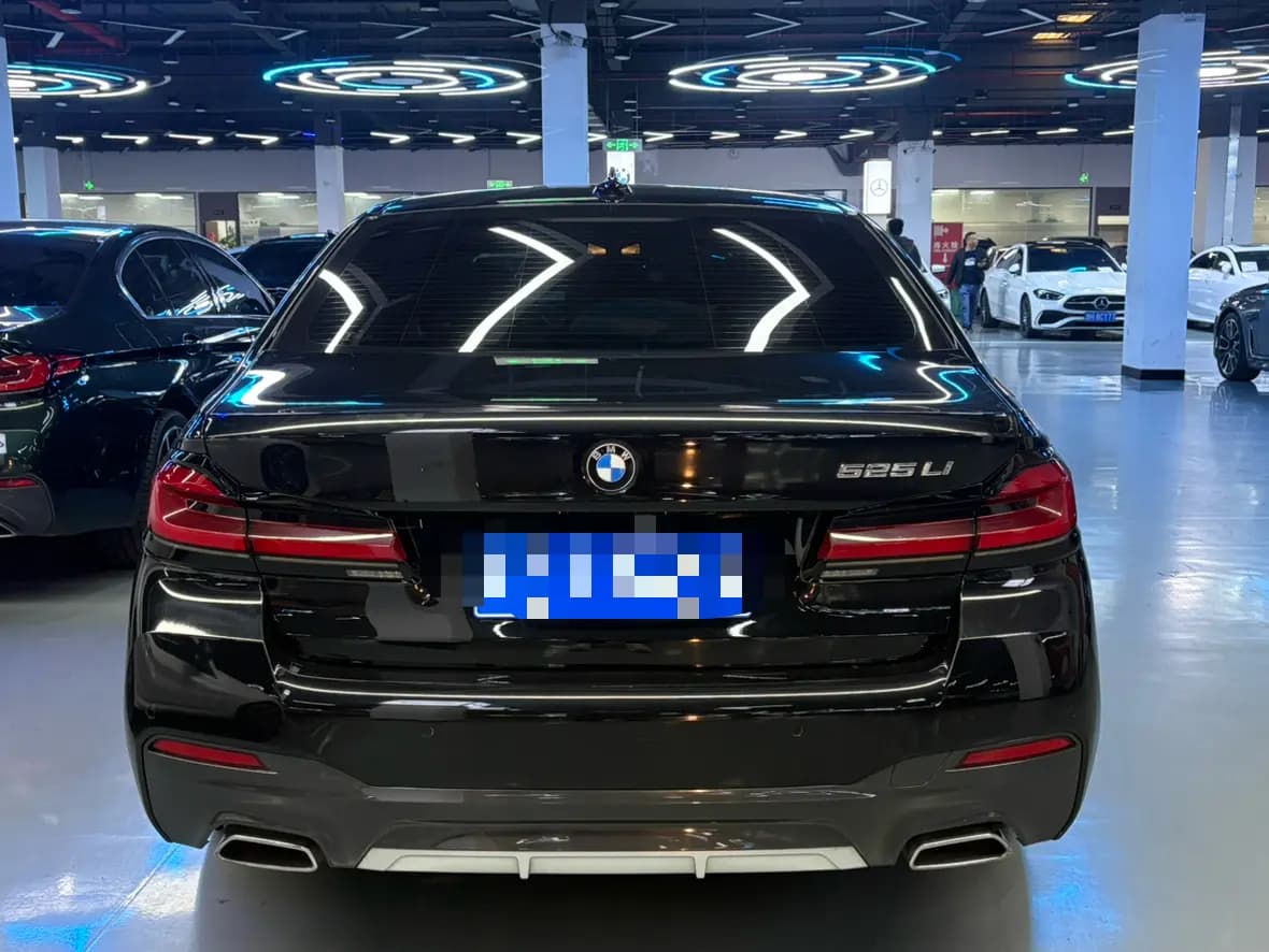 BMW 5 Series 2021 г. 65117 км. — фото 3