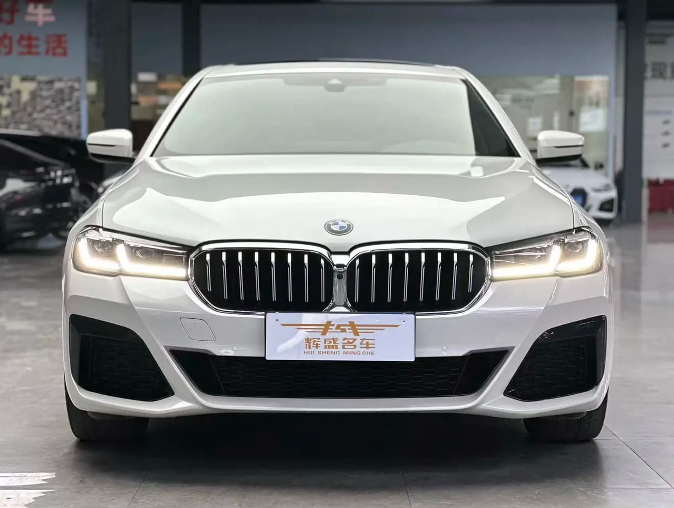 BMW 5 Series 2022 г. 50119 км. — фото 2