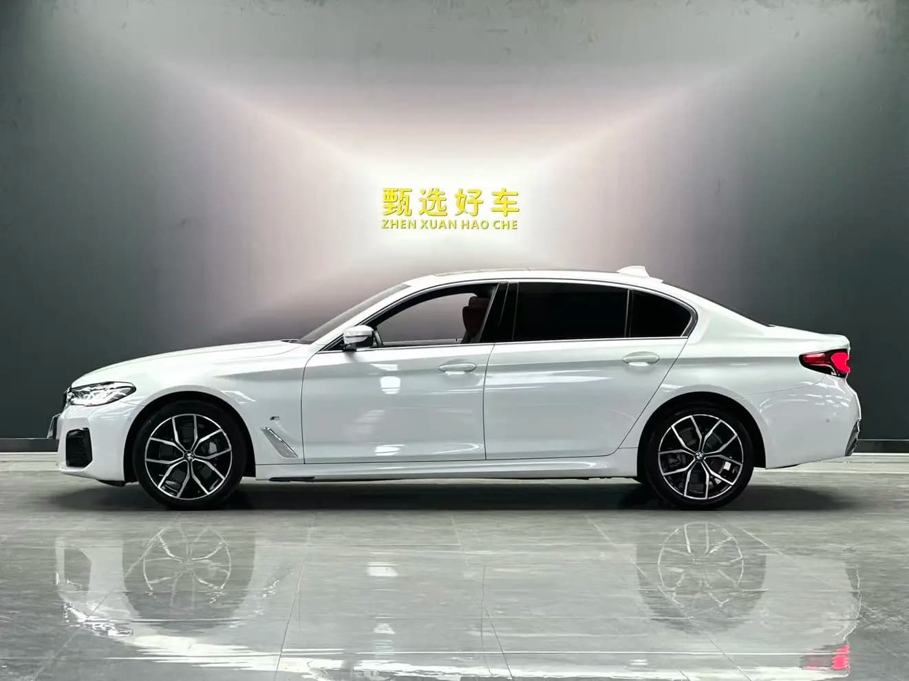 BMW 5 Series 2022 г. 50119 км. — фото 3