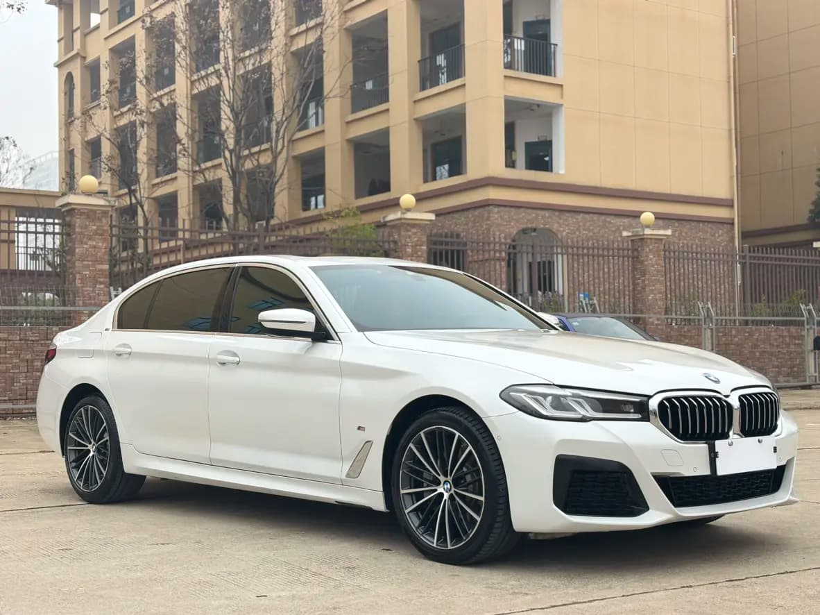 BMW 5 Series 2023 г. 67088 км. — фото 3