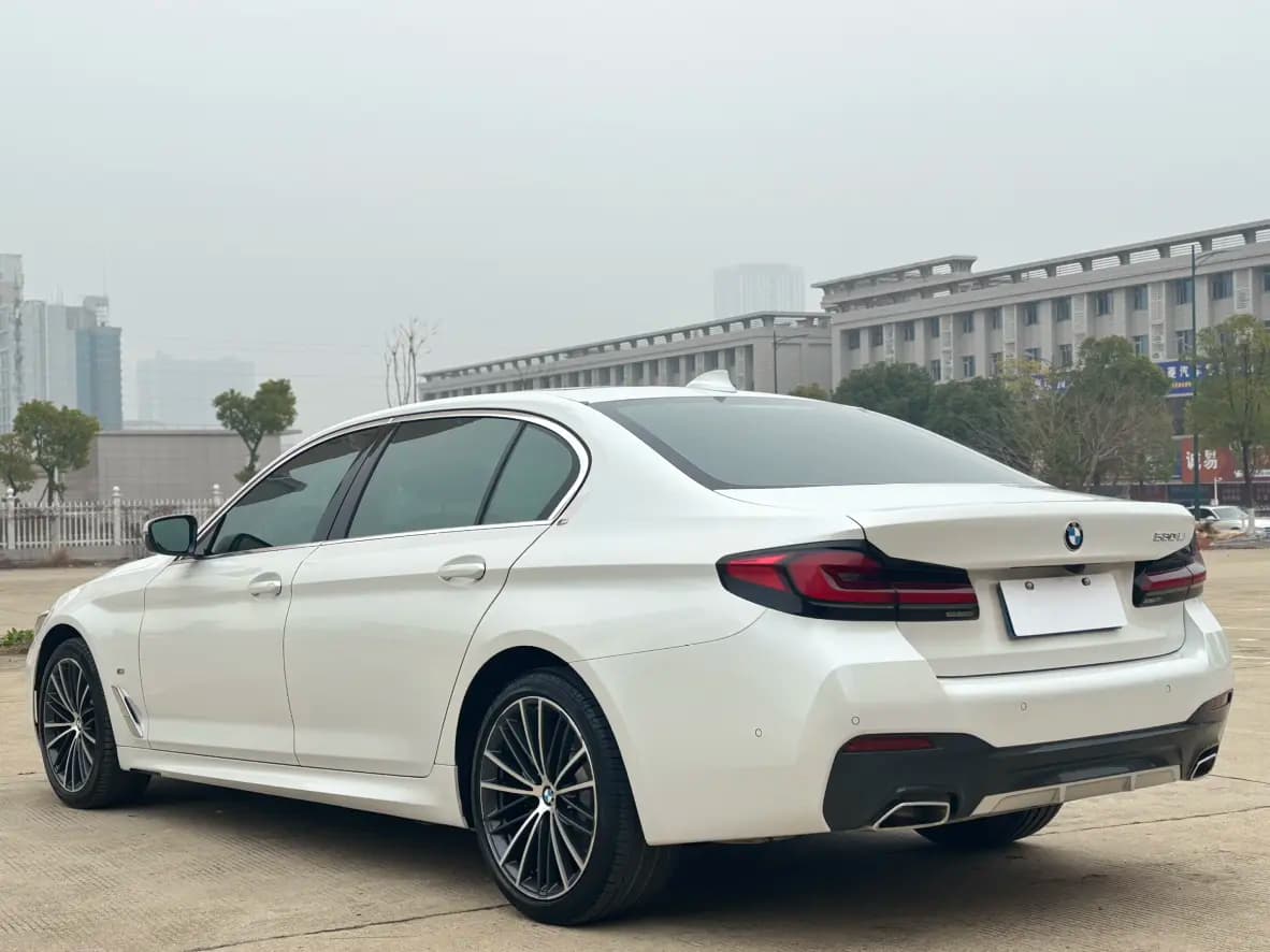 BMW 5 Series 2023 г. 67088 км. — фото 4