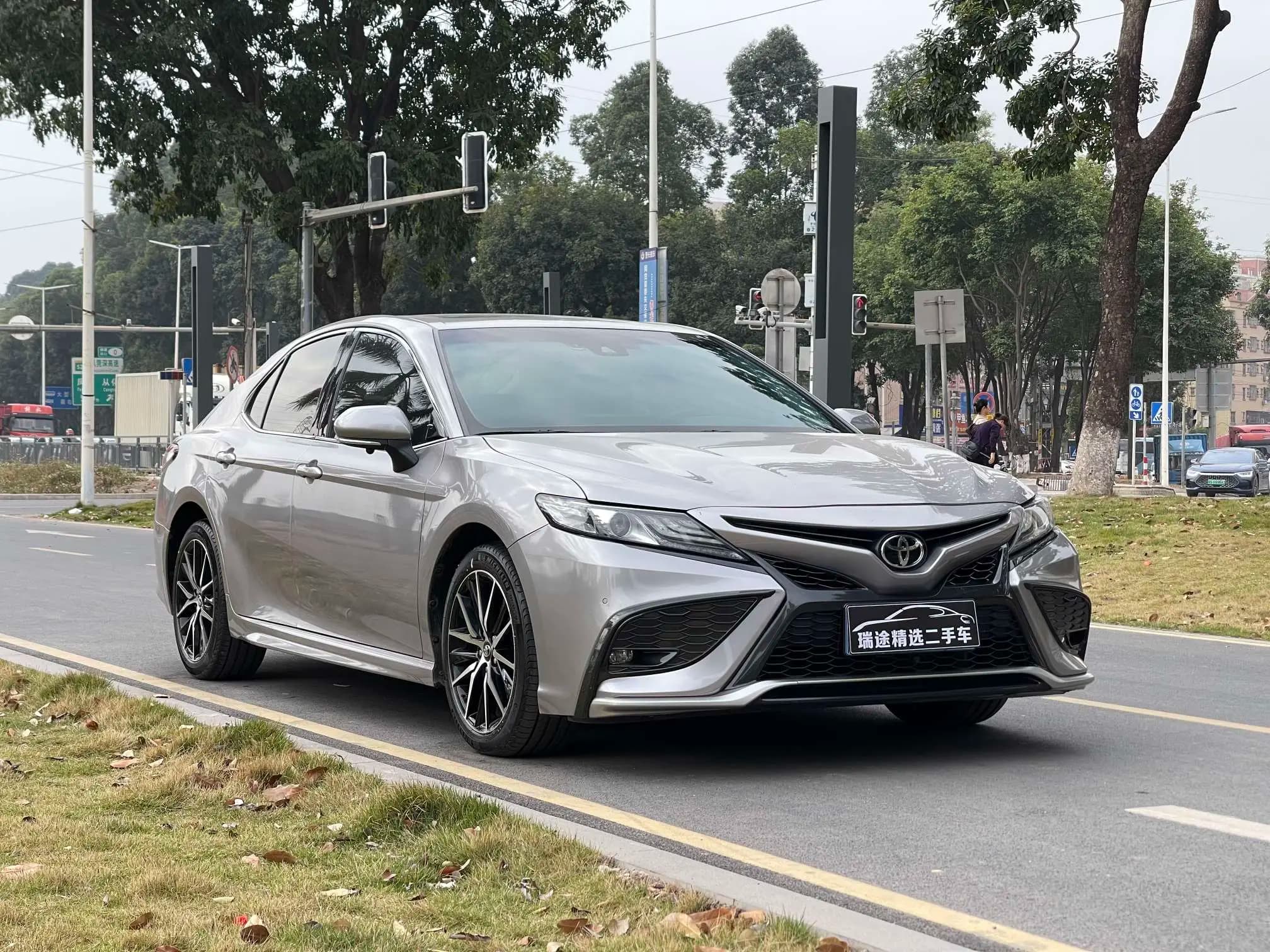 Toyota Camry 2021 г. 41000 км. — фото 3