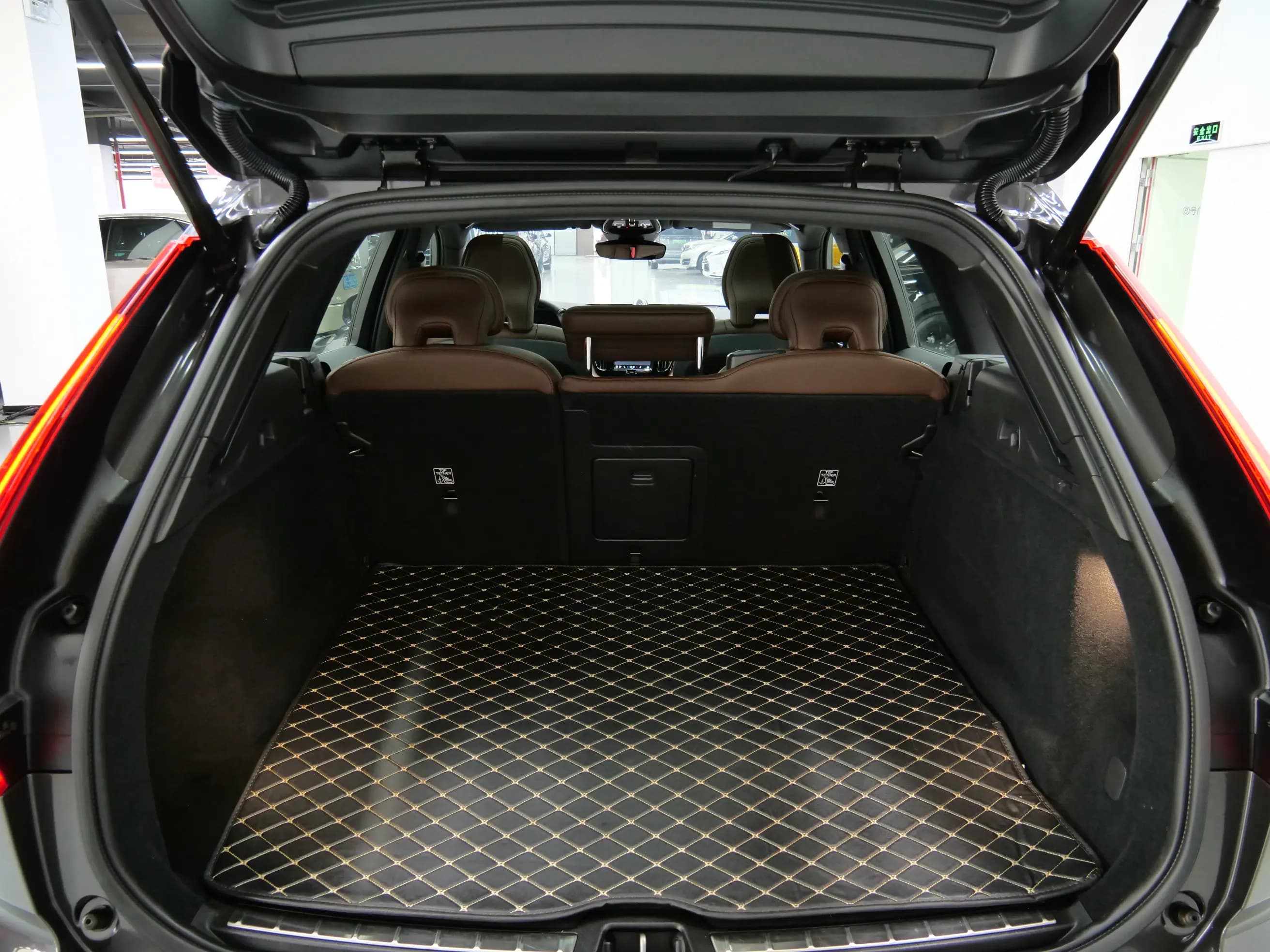 Volvo XC60 PHEV 2021 г. 20010 км. — фото 26