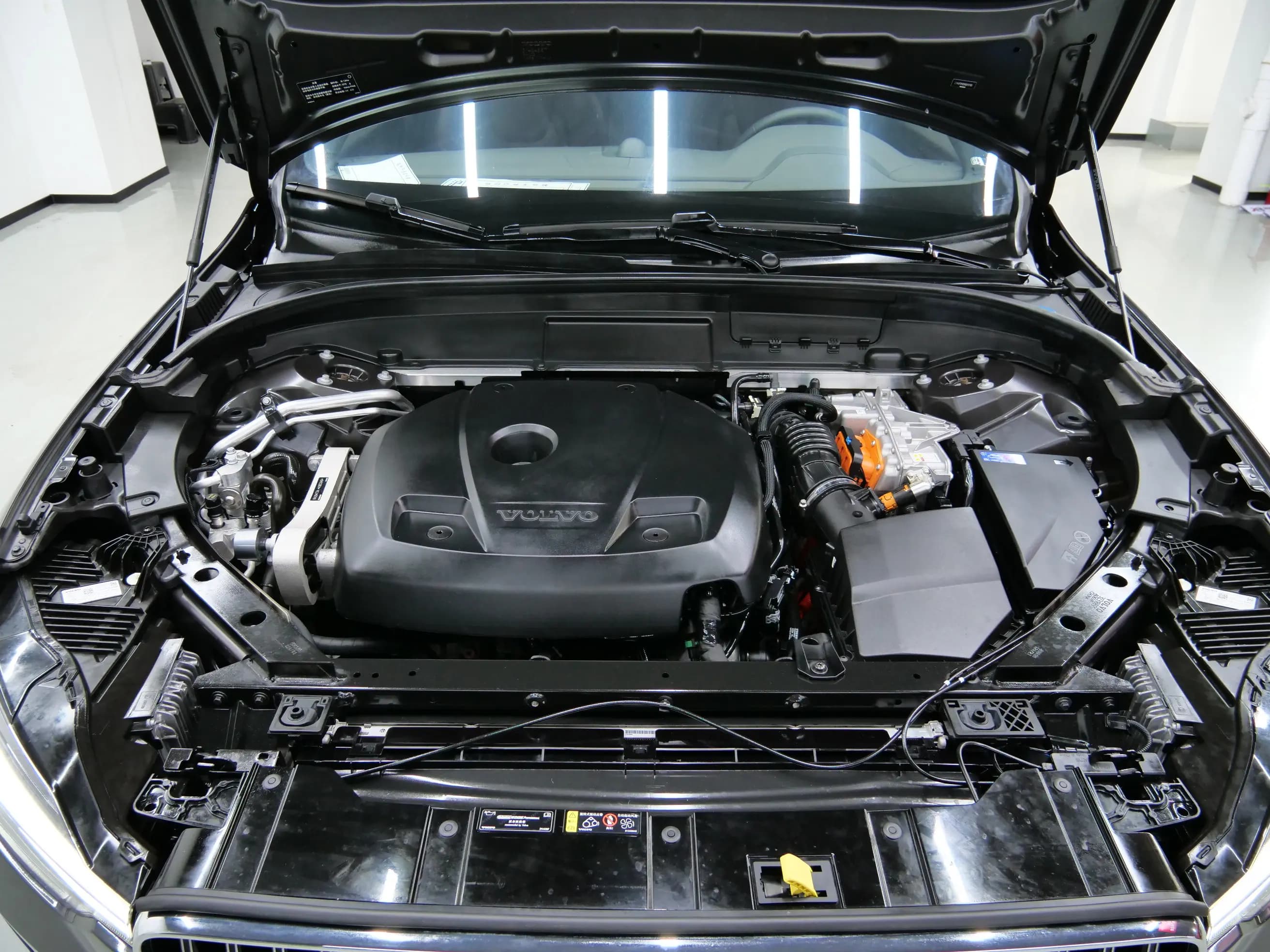 Volvo XC60 PHEV 2021 г. 20010 км. — фото 5