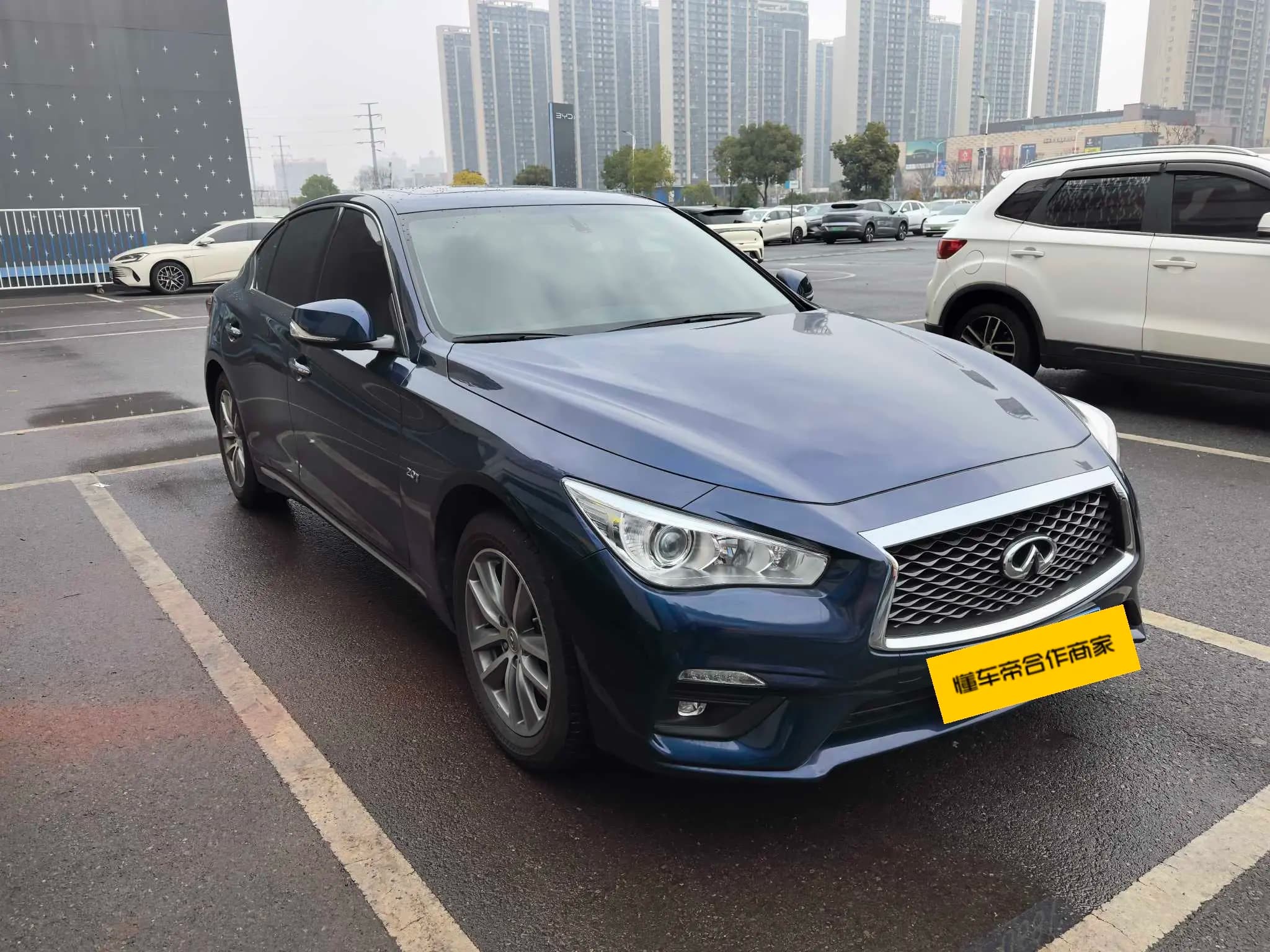 Infiniti Q50L 2021 г. 62119 км. — фото 3