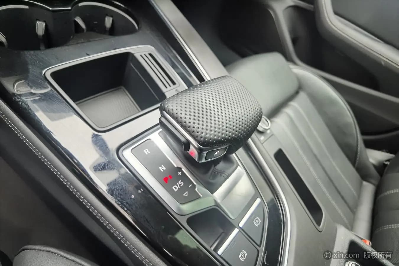 Audi A4L 2024 г. 11505 км. — фото 11