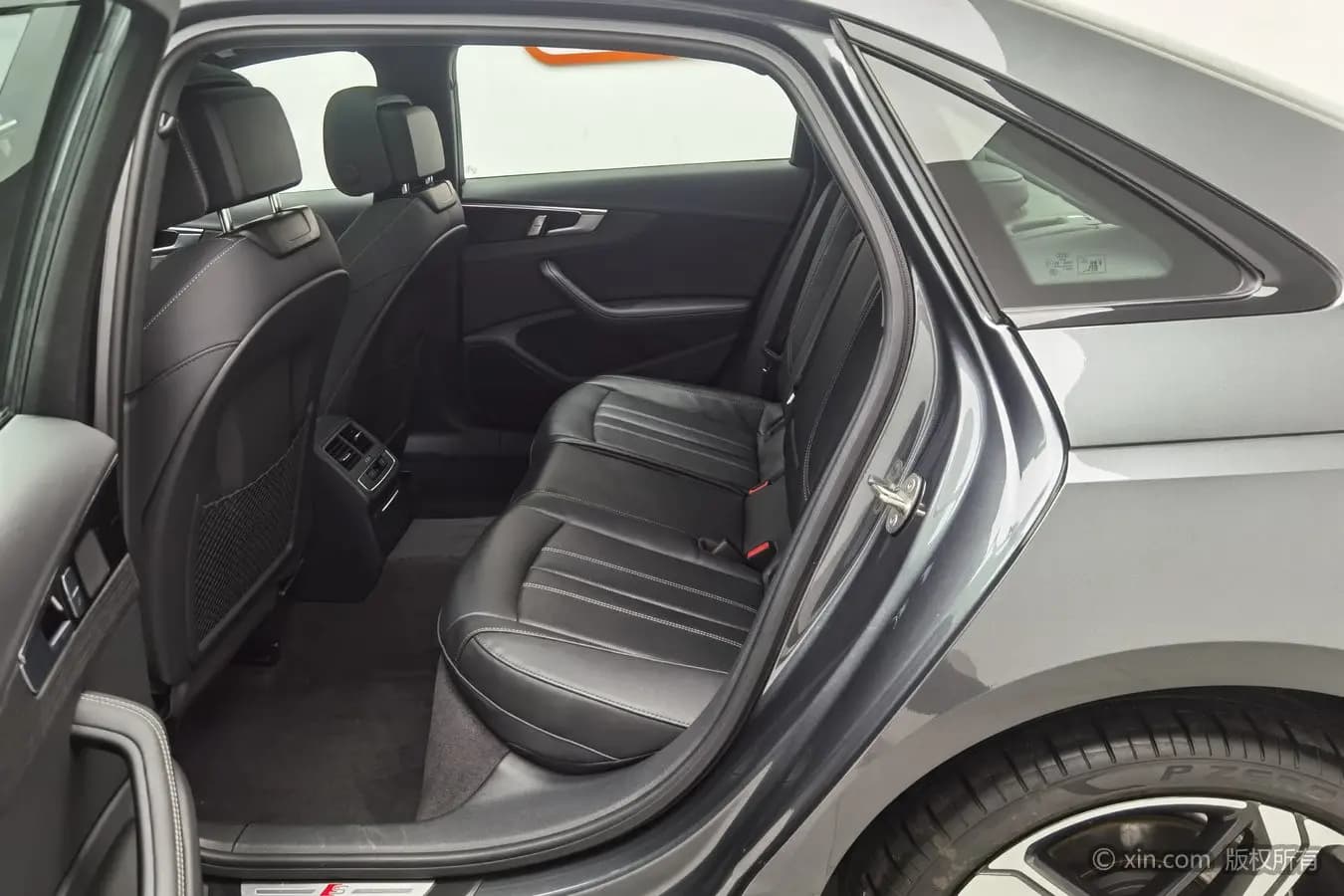Audi A4L 2024 г. 11505 км. — фото 16