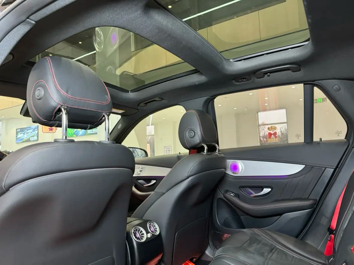 Mercedes-Benz GLC AMG 2022 г. 45088 км. — фото 13