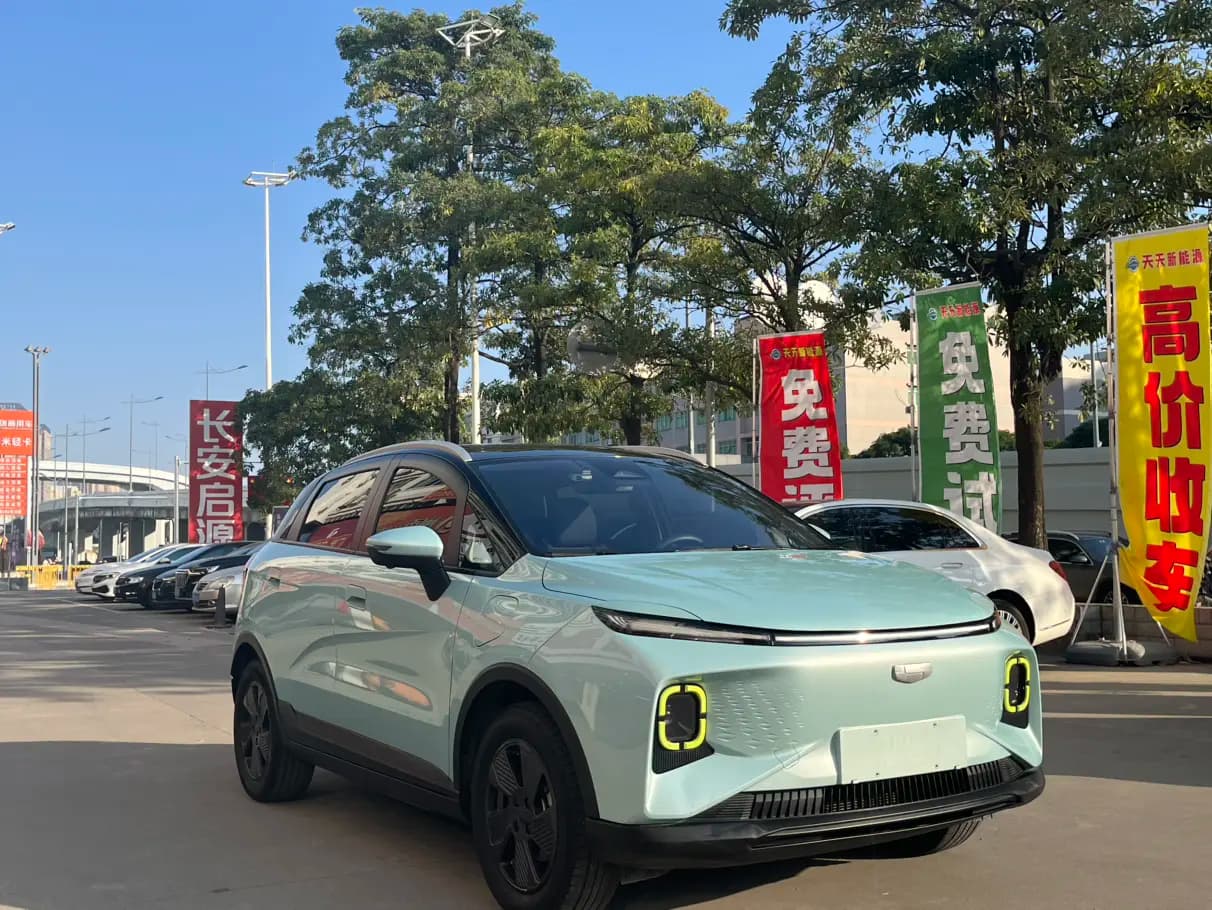 Geely Geometry E Firefly 2022 г. 53031 км. — фото 3