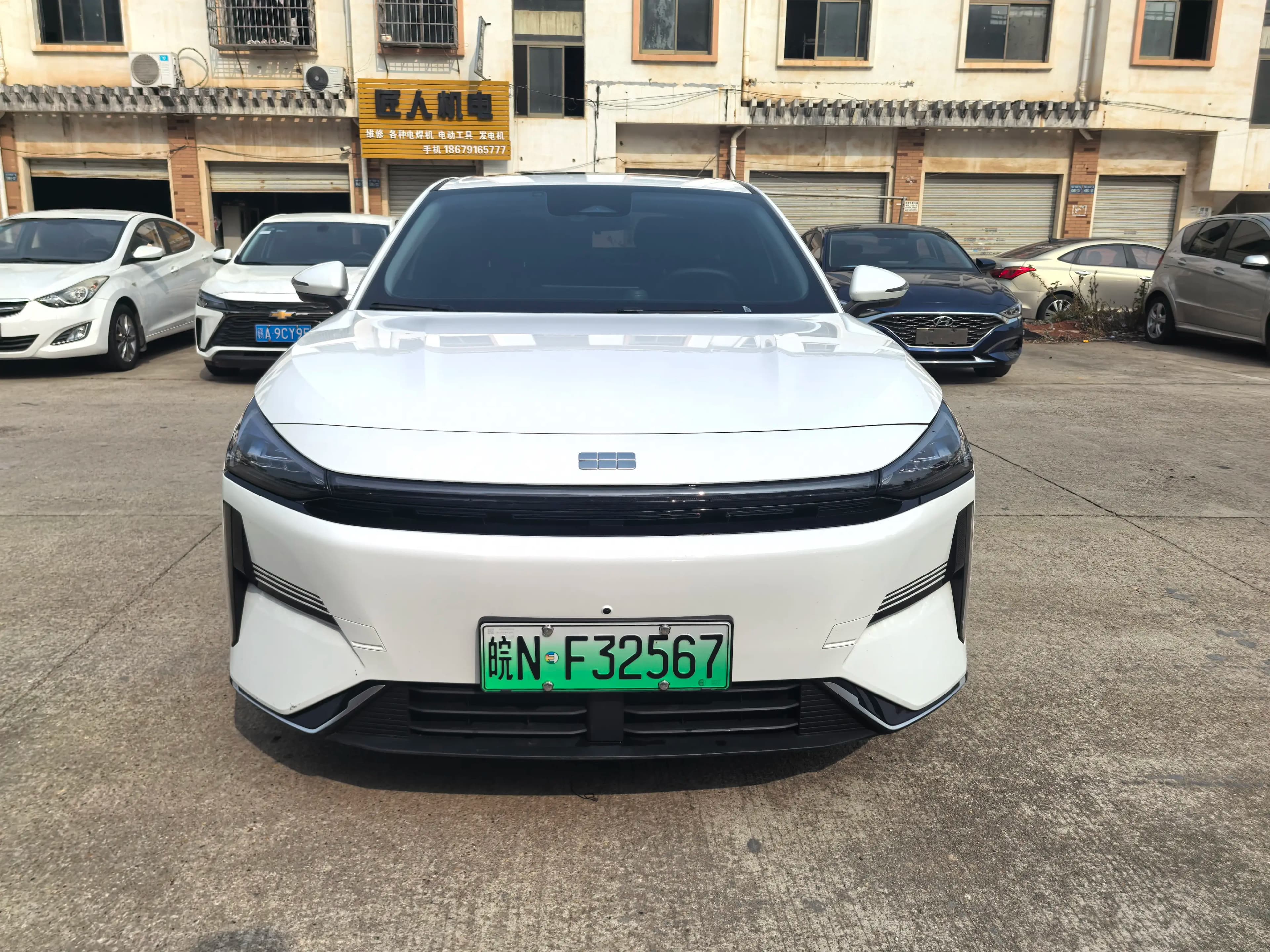 Geely Galaxy L6 2025 г. 22033 км. — фото 2