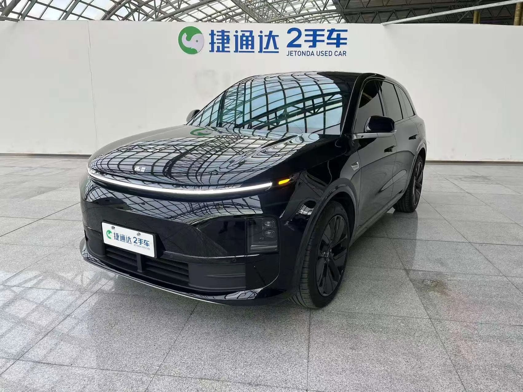Lixiang L6 2025 г. 13070 км.