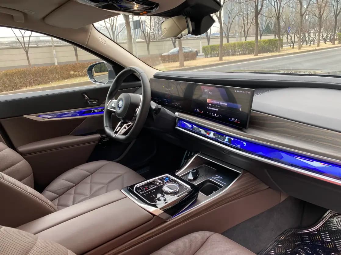 BMW i7 2023 г. 25029 км. — фото 16